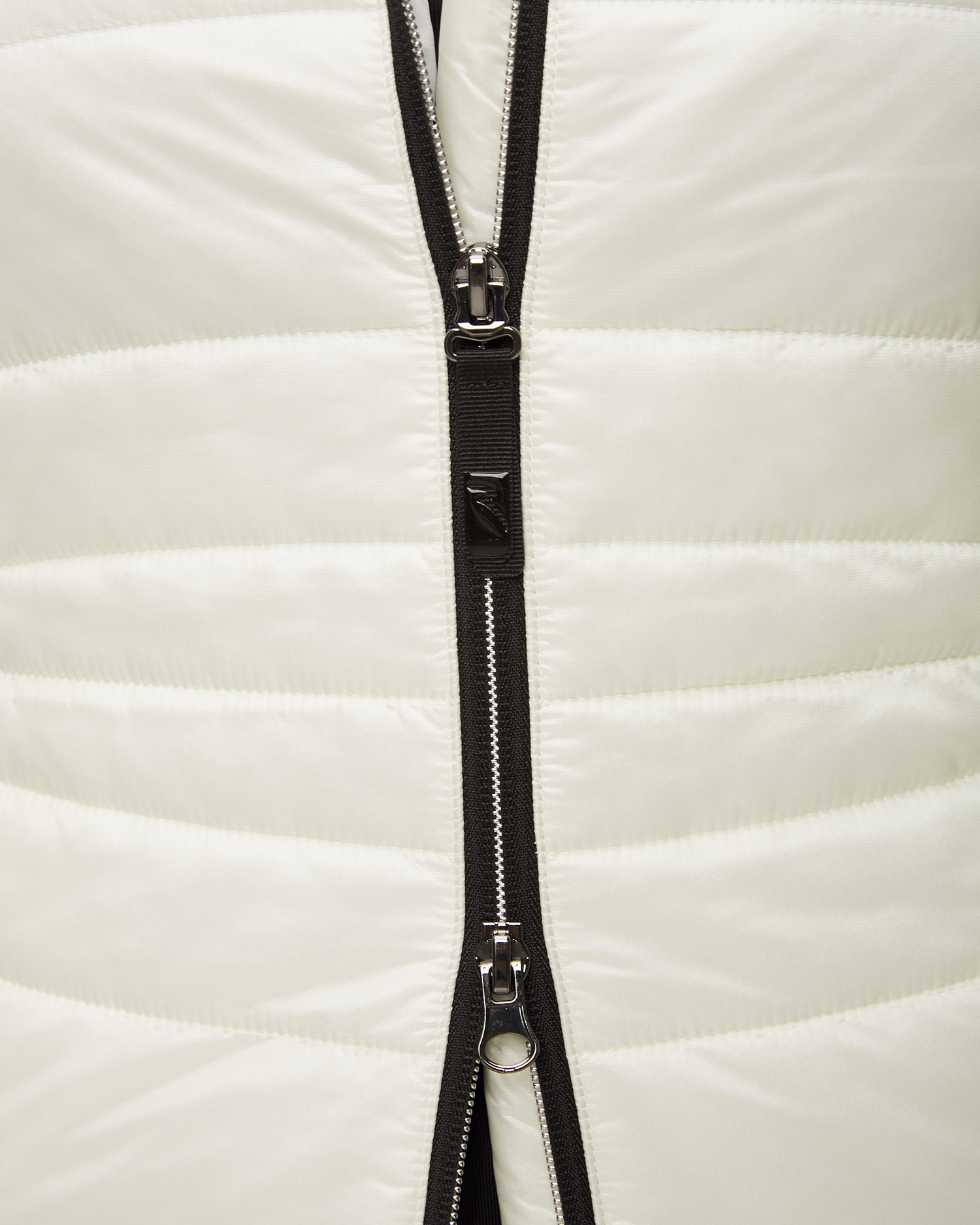 Kamizelka damska z kapturem Chervo Essia