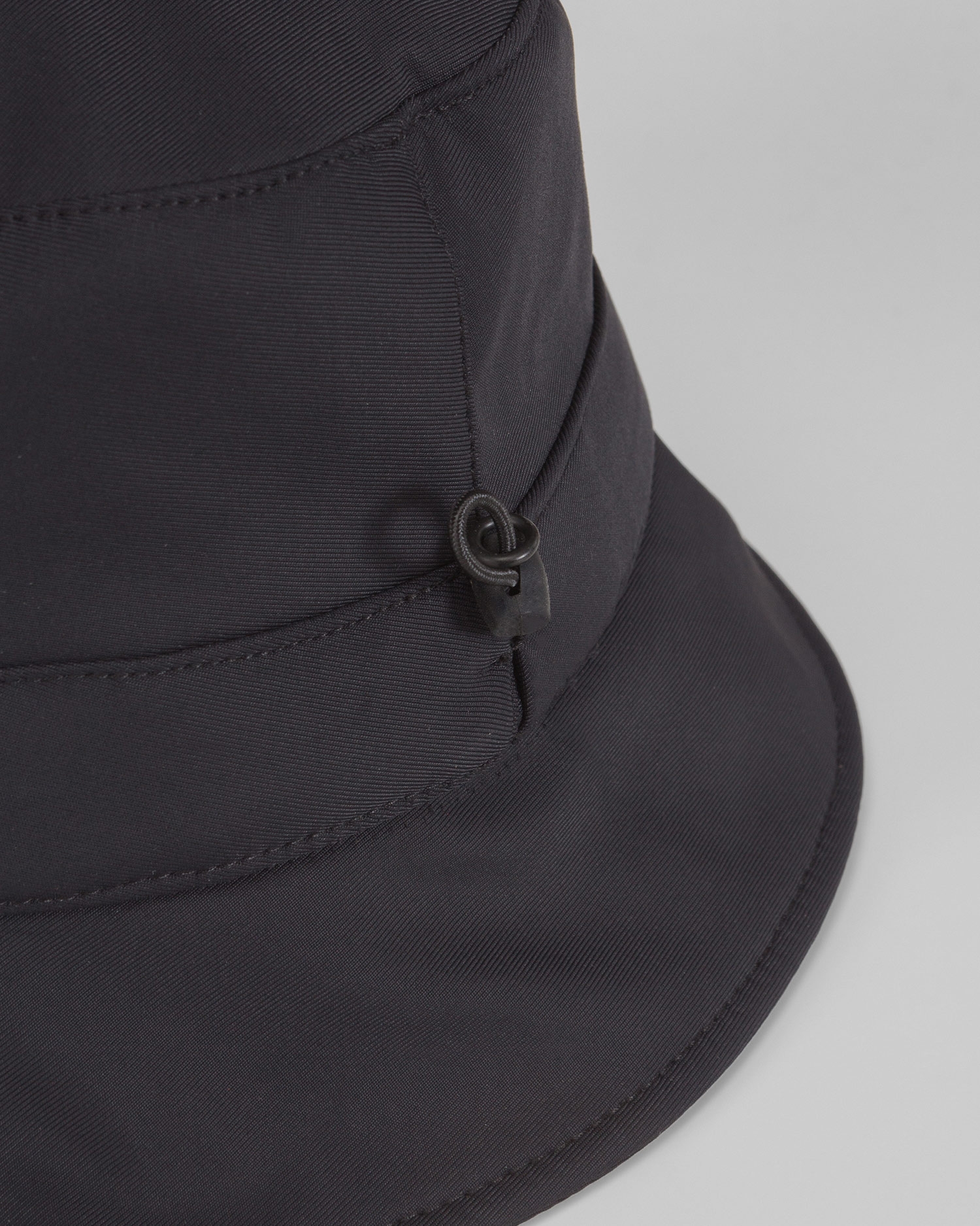 Klobouk Chervo Wucket