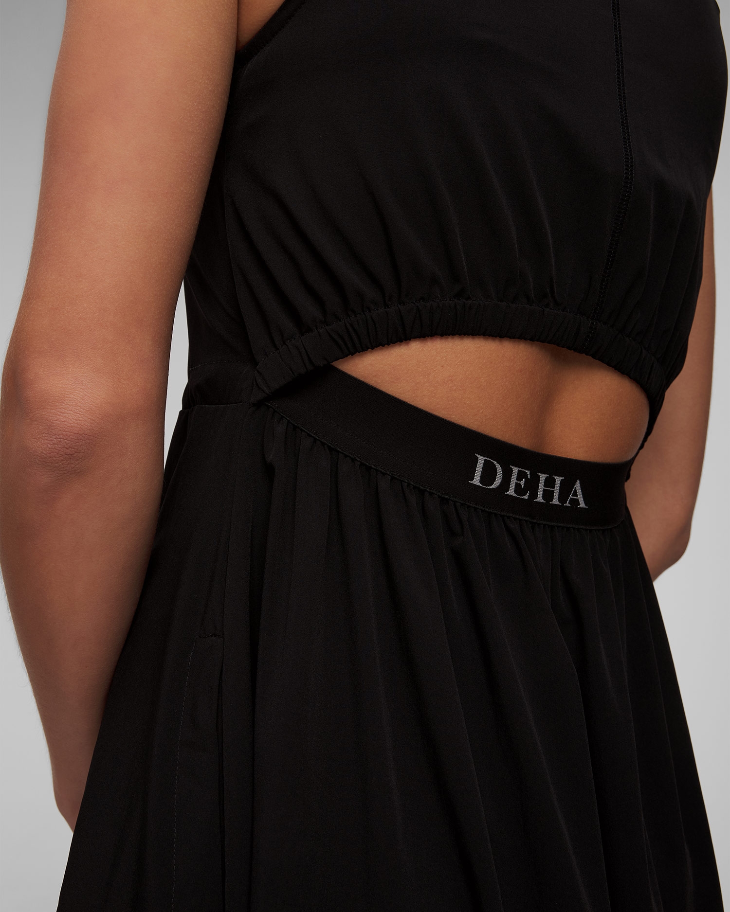 Černé dámské šaty Deha