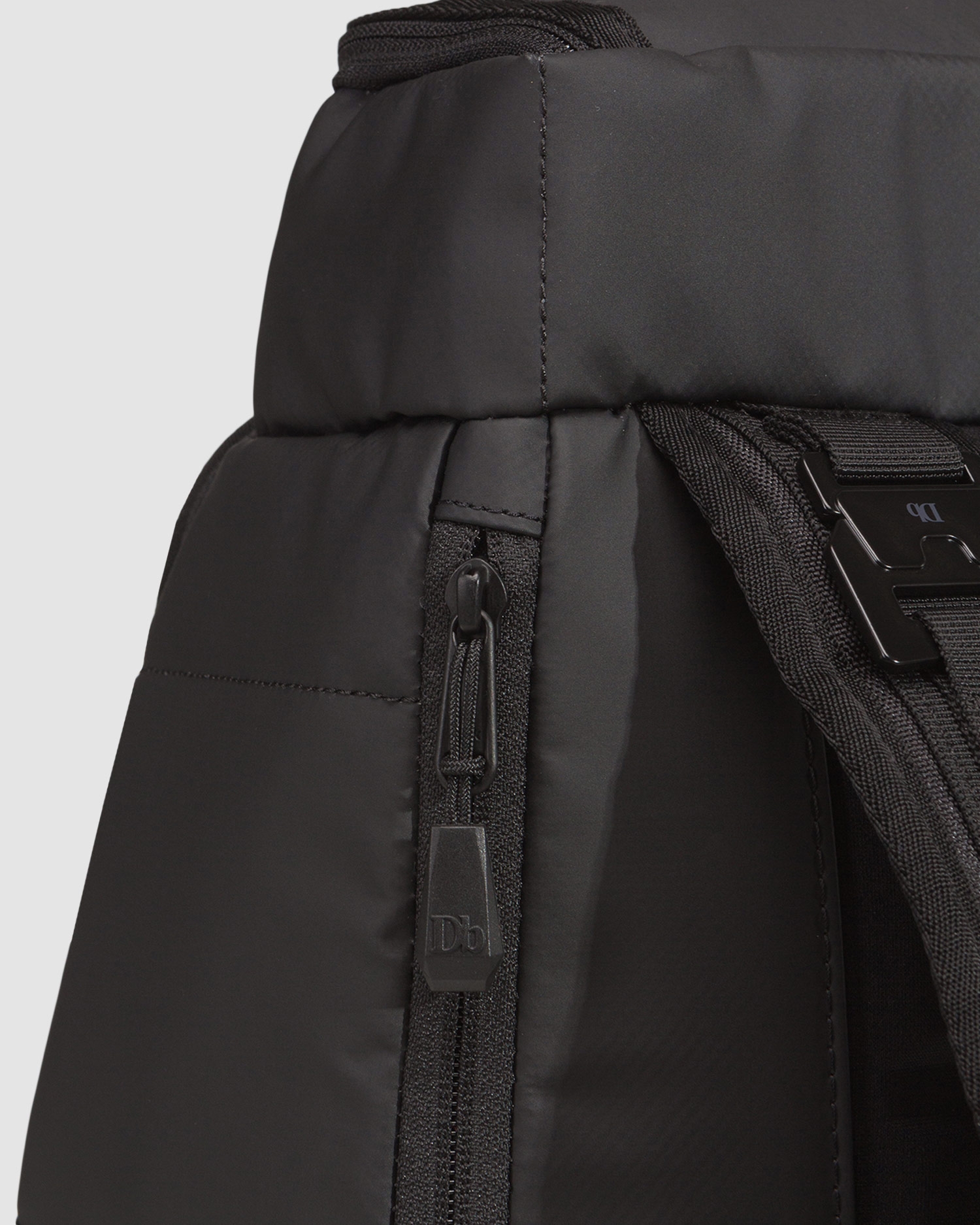 Batoh Db HUGGER BACKPACK 20L