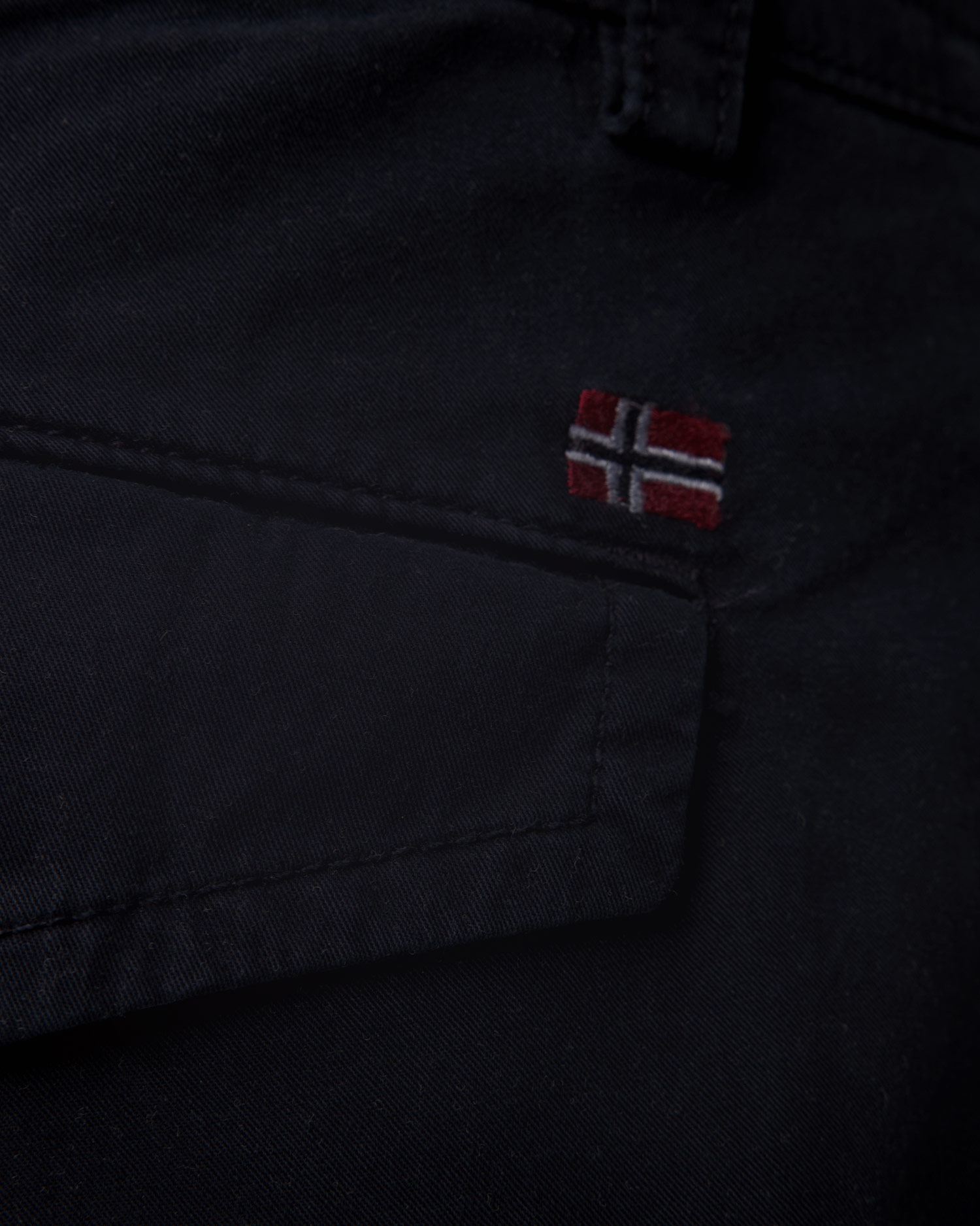 Tmavě modré pánské šortky Napapijri N-Deline