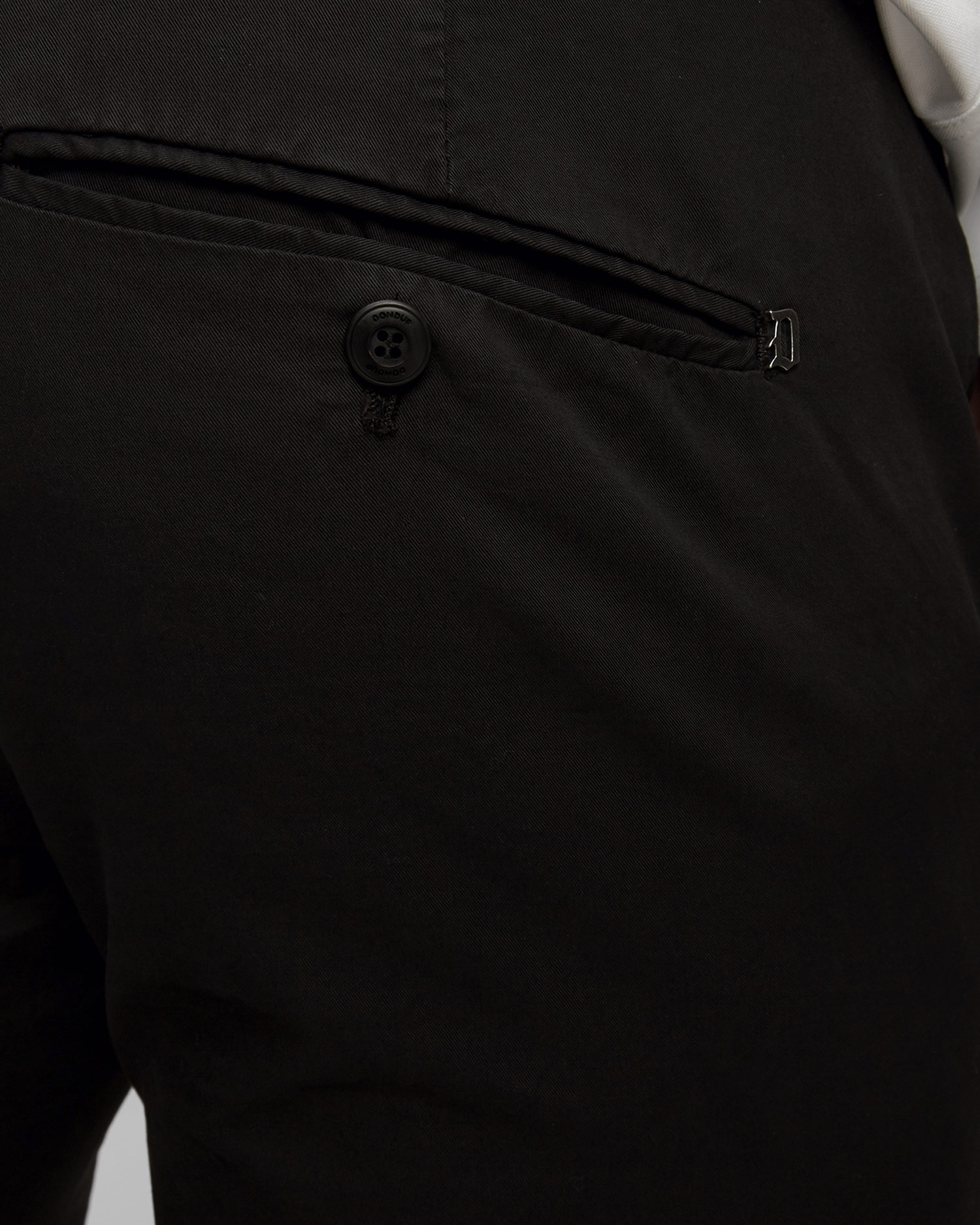 Černé pánské kalhoty Dondup