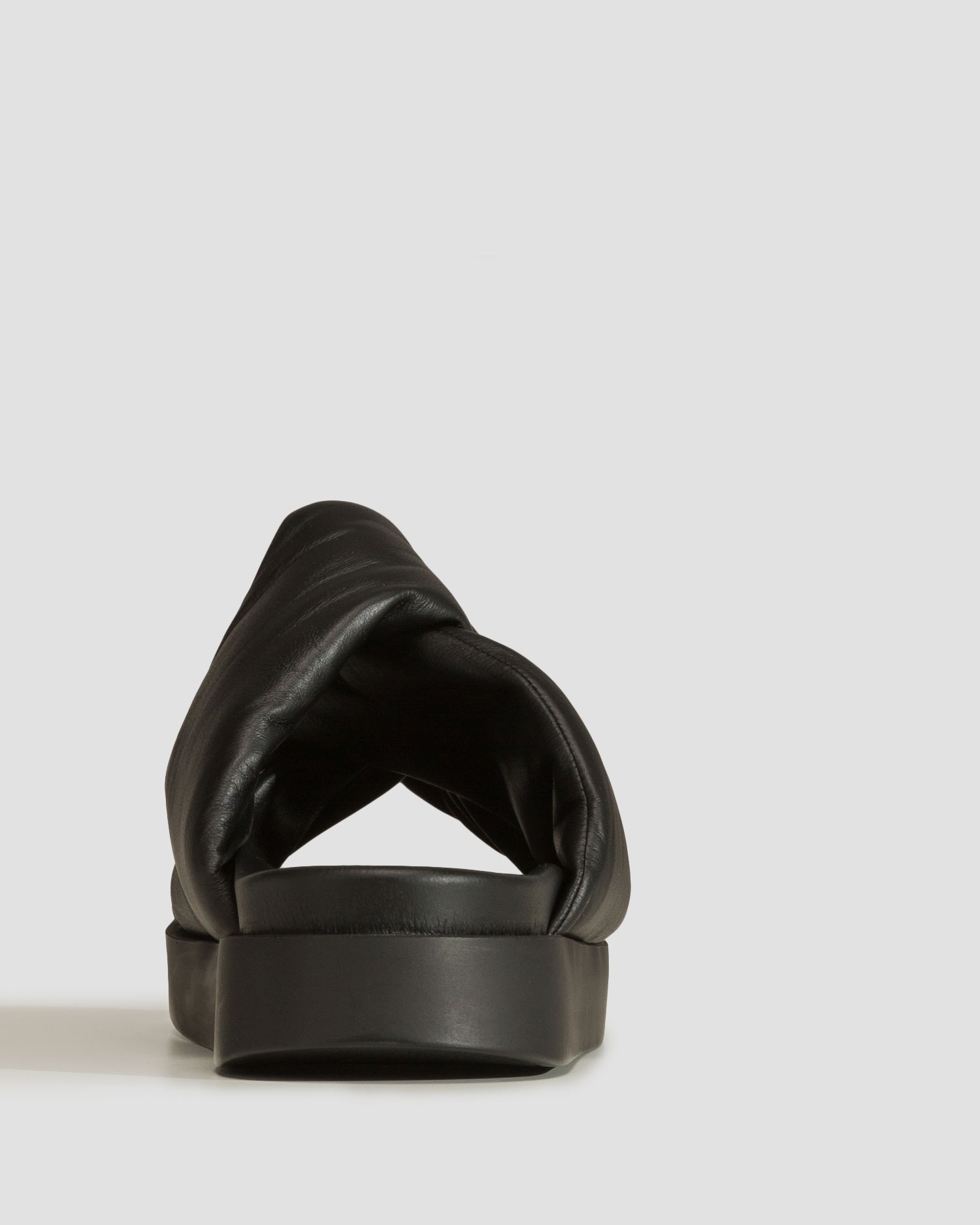 Černé dámské pantofle Inuikii Soft Crossed