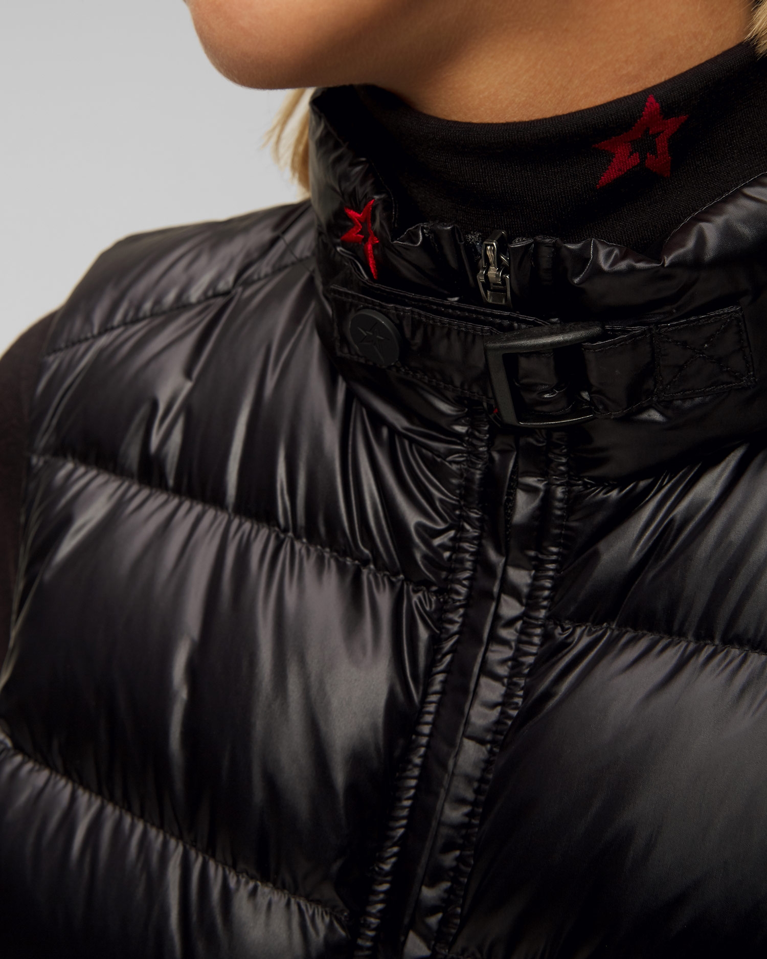 Černá dámská lyžařská kombinéza bez rukávů Perfect Moment Super Star