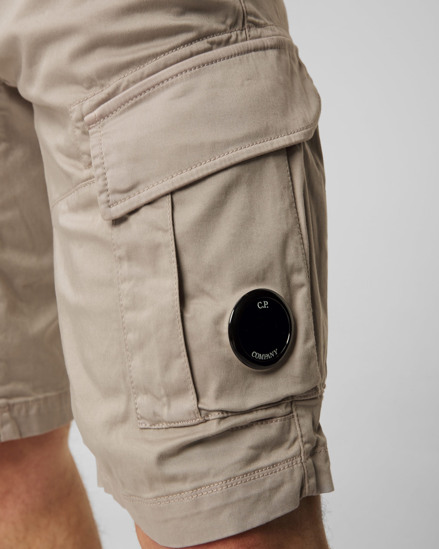 Šedé pánské kraťasy C.P. Company