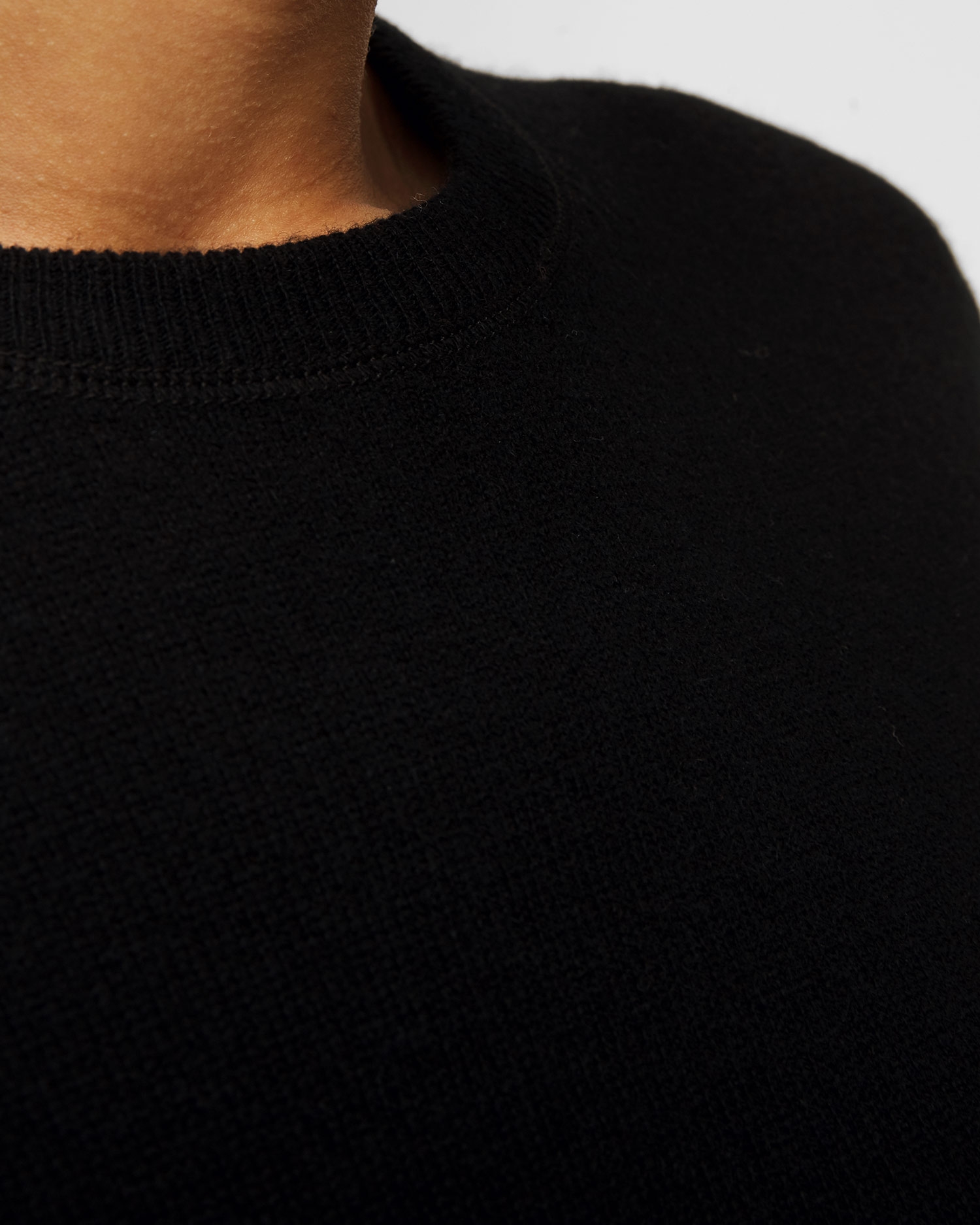 Černý dámský kašmírový a vlněný svetr Allude