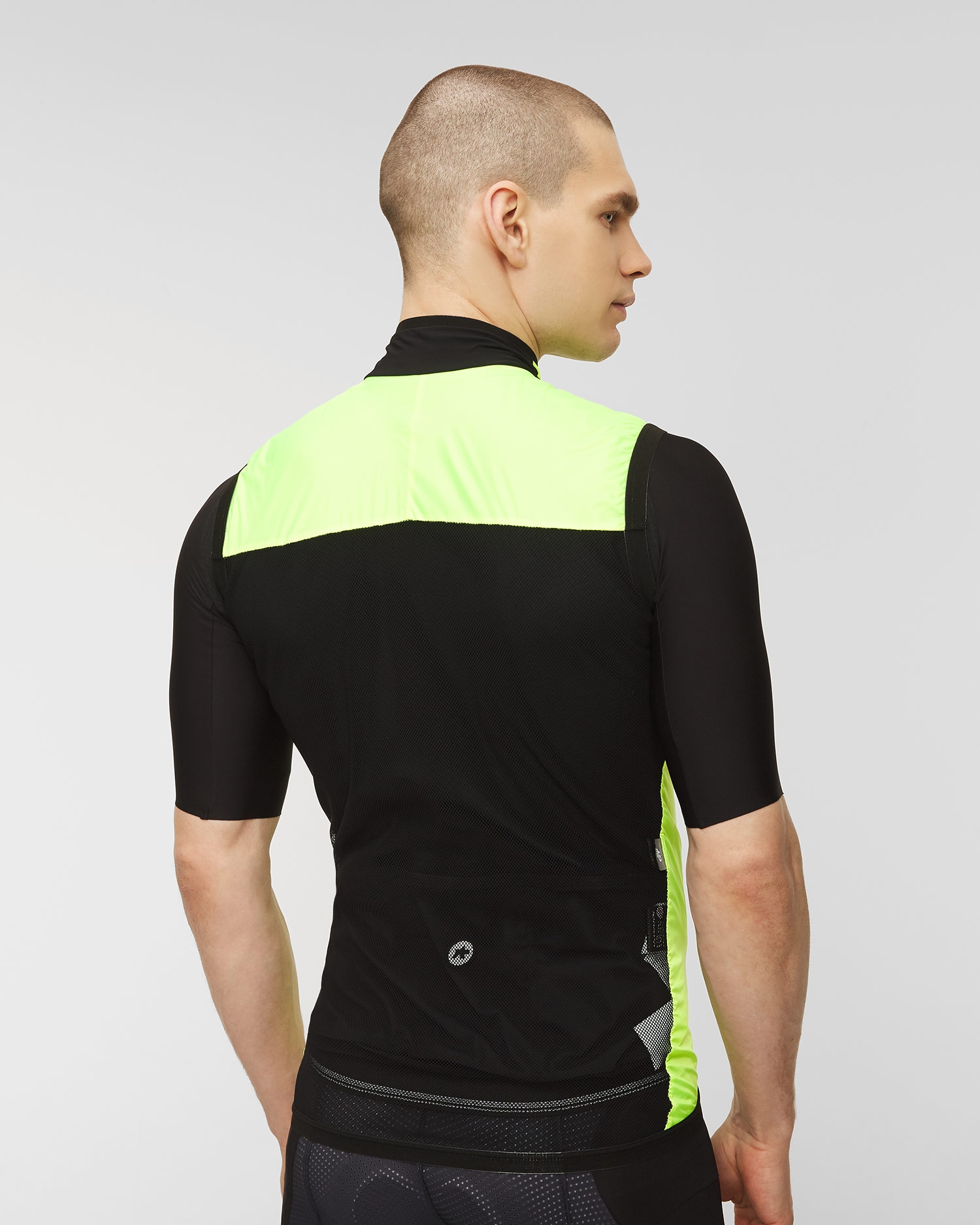 Cyklistická vesta Assos Mille GT Wind Vest C2