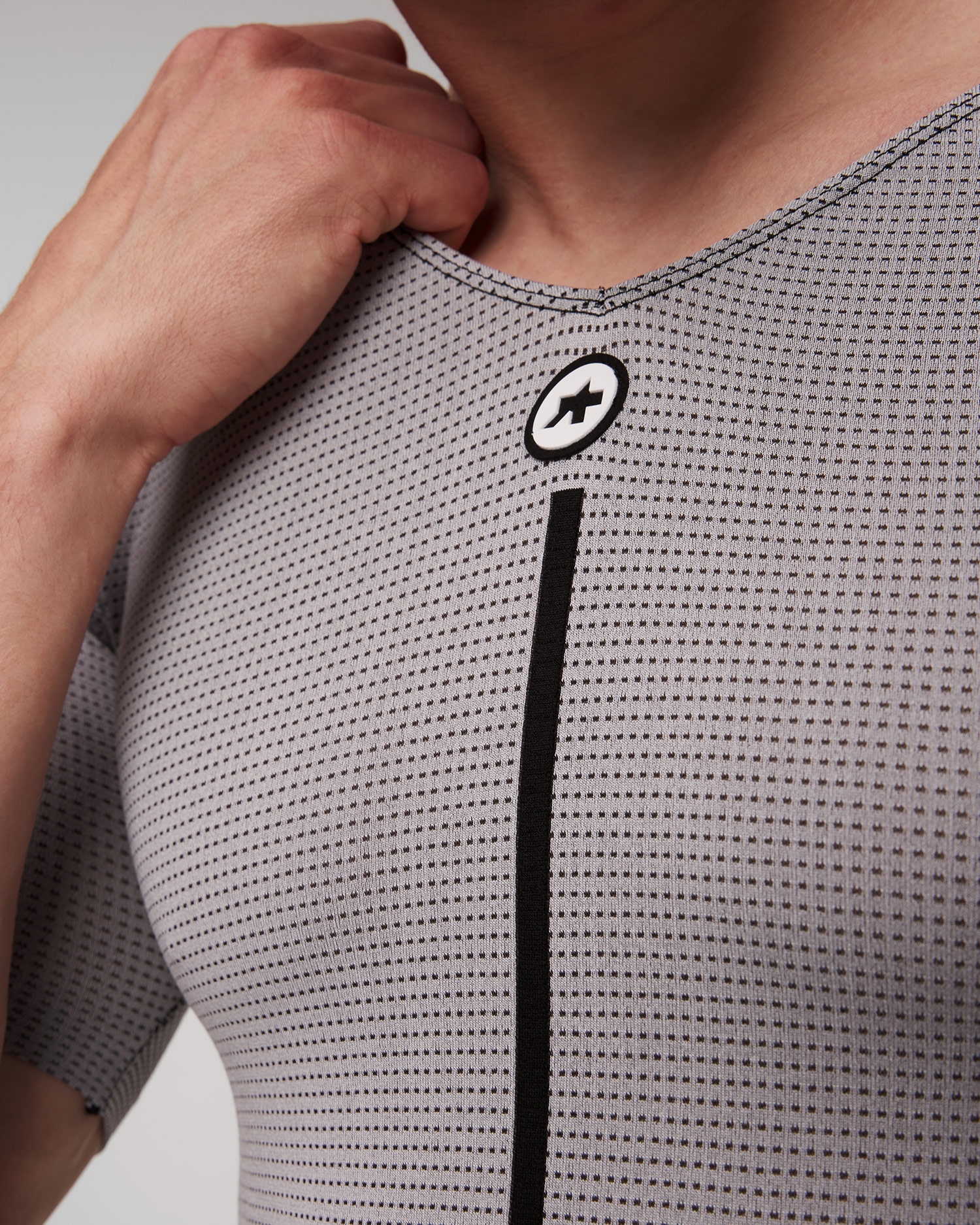Pánské šedé cyklistické tílko Assos 1/3 SS Skin Layer P1