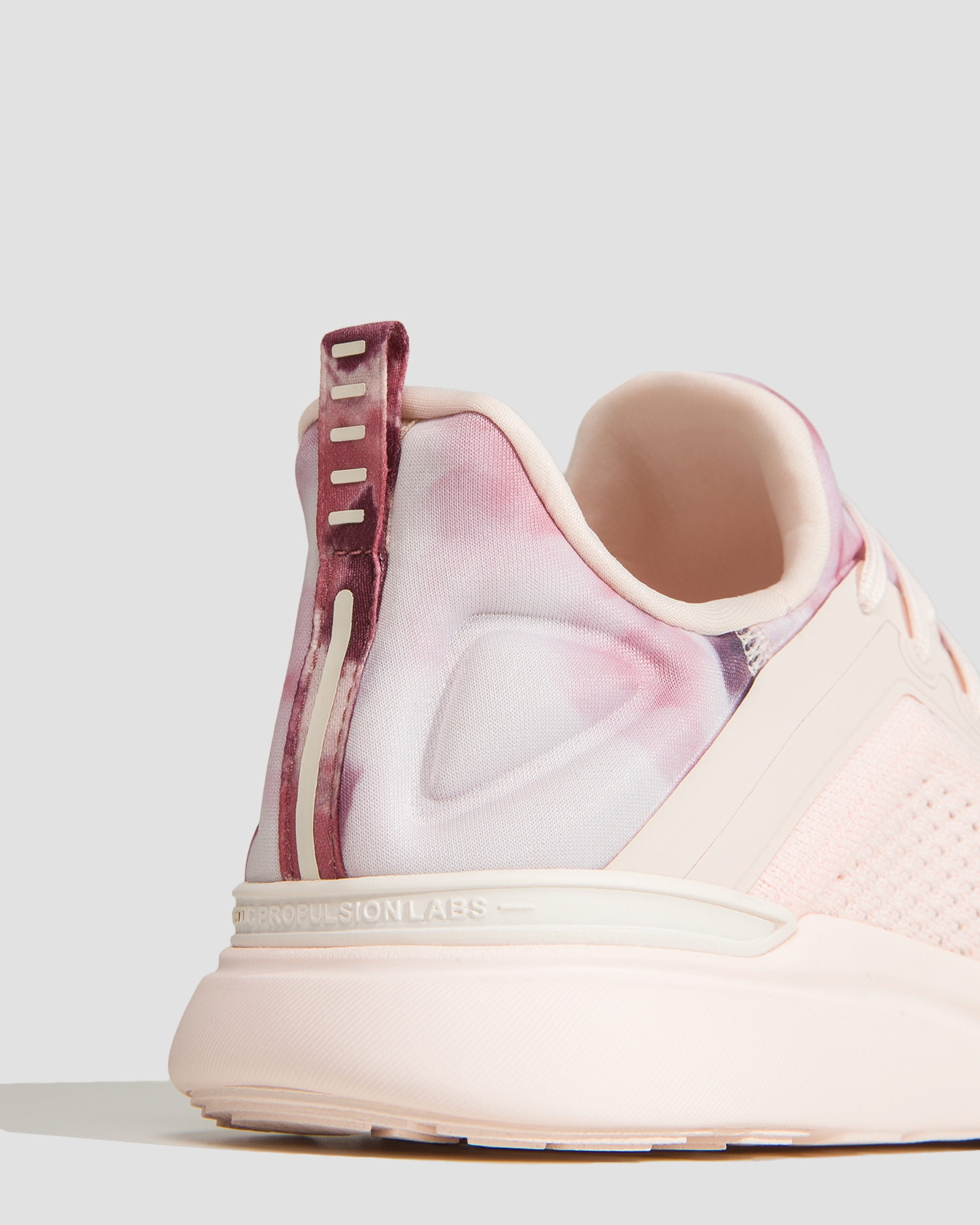 Boty APL TECHLOOM TRACER