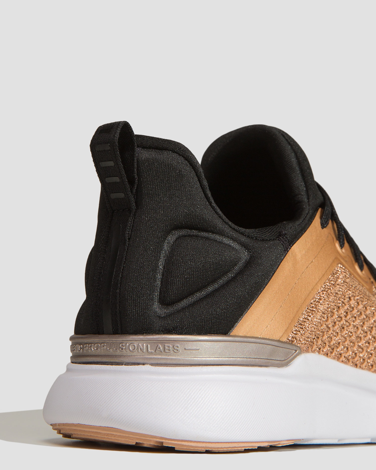 Boty APL TECHLOOM TRACER