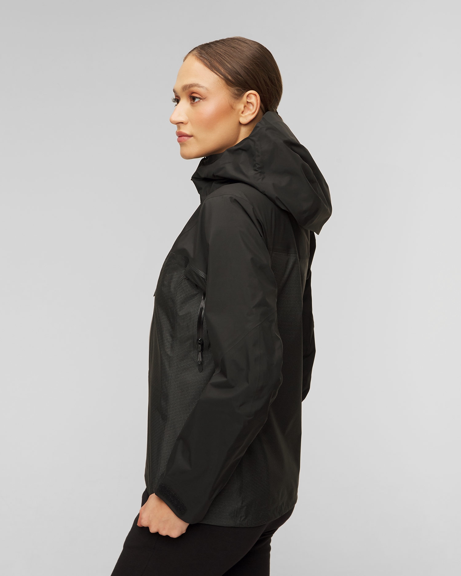 Černá dámská hardshell bunda Arcteryx Alpha