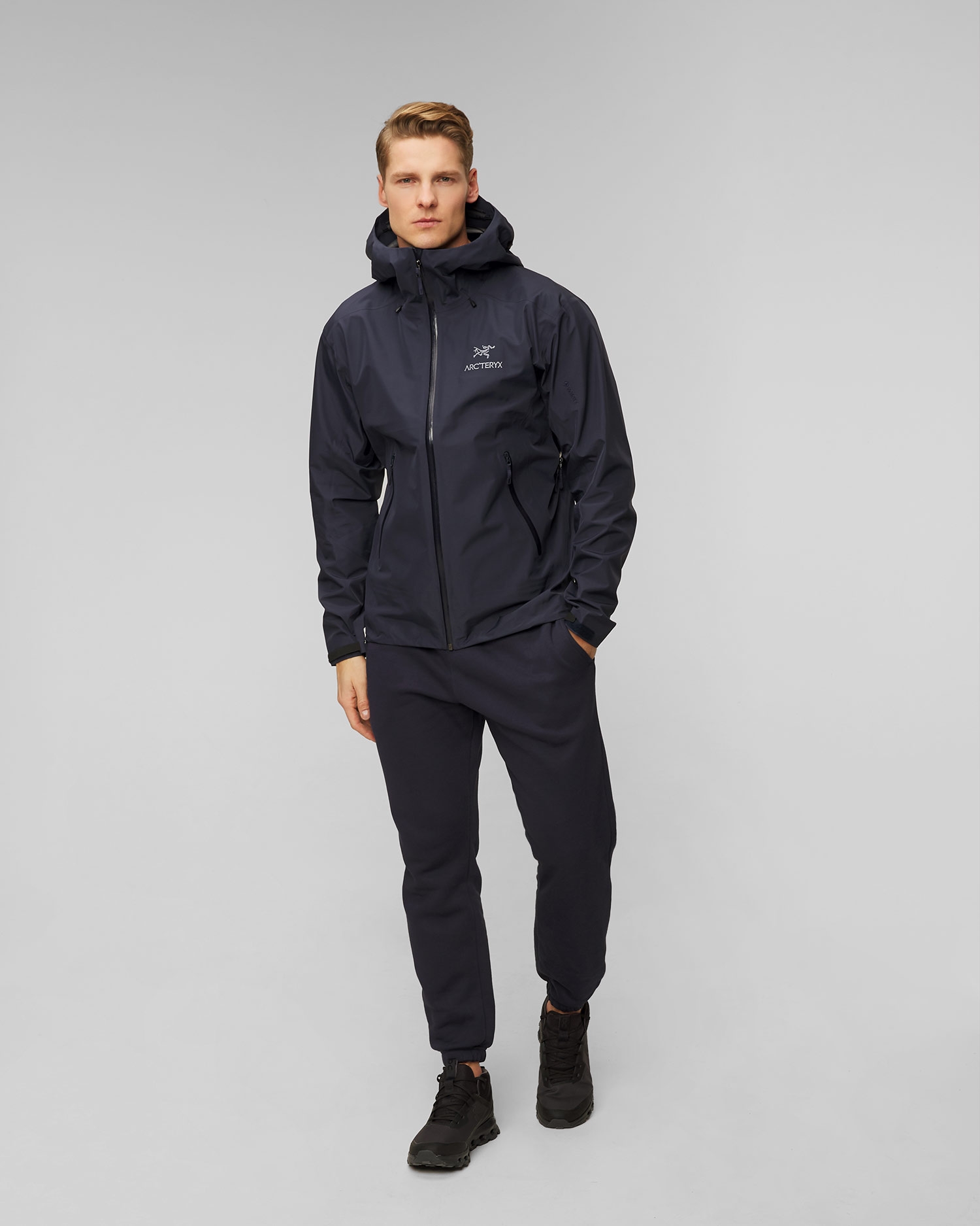 Tmavě modrá pánská hardshell bunda Arcteryx Beta LT