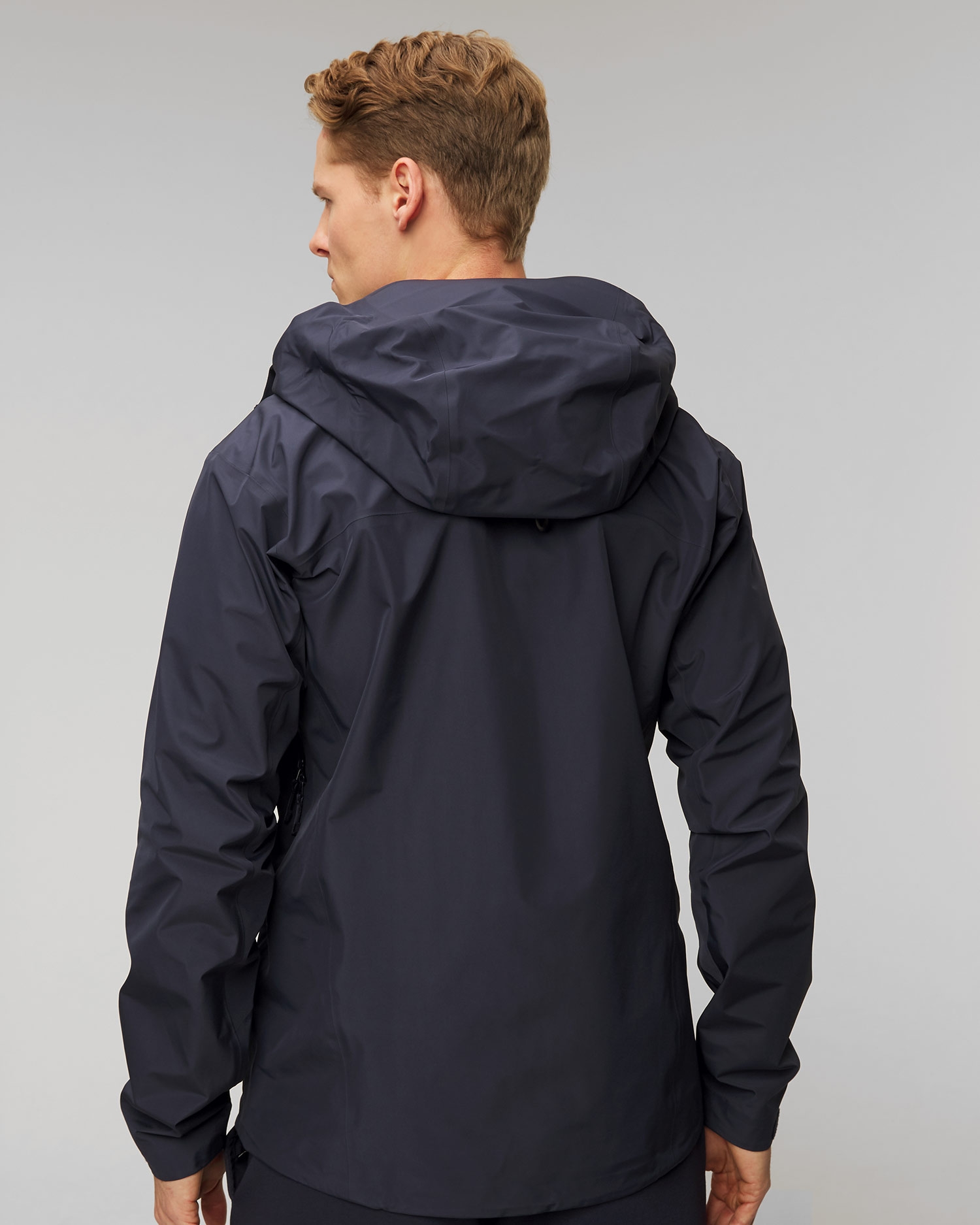 Tmavě modrá pánská hardshell bunda Arcteryx Beta LT
