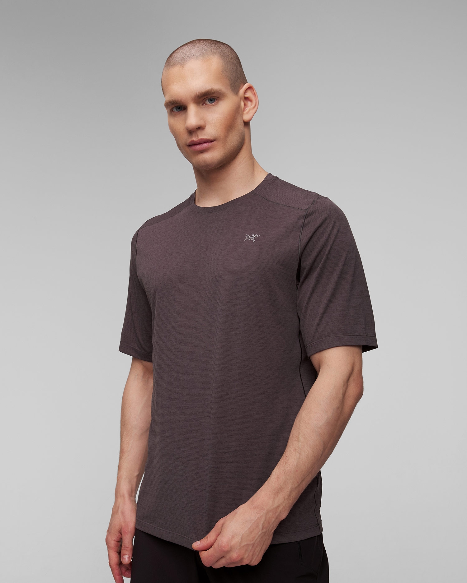 Šedé pánské funkční tričko Arcteryx Cormac Crew SS