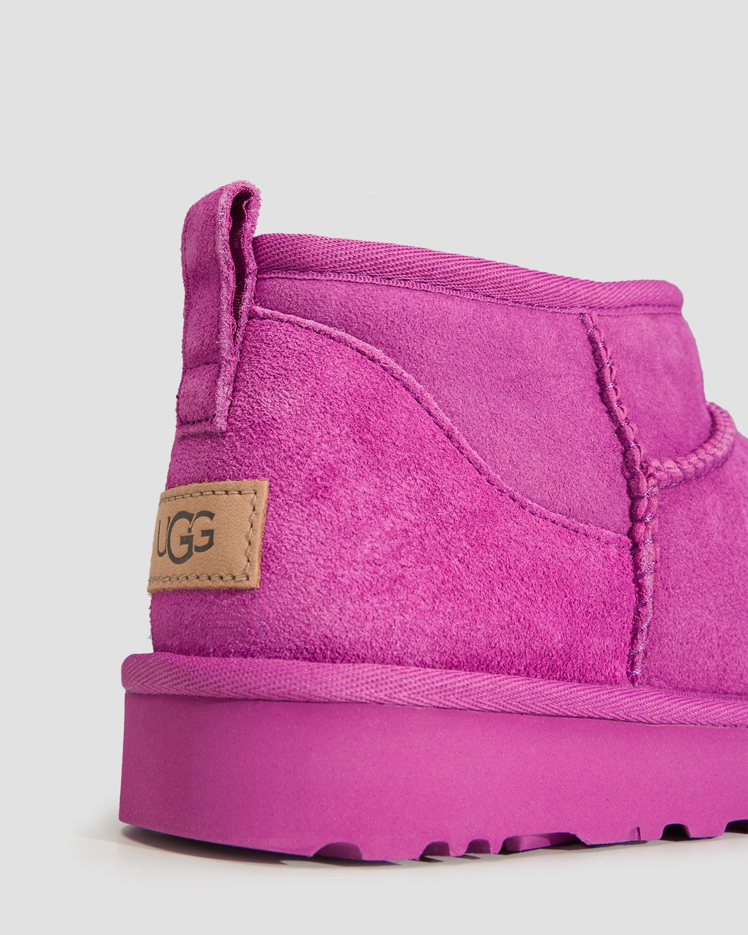 Dámské kožené kozačky UGG Classic Ultra Mini