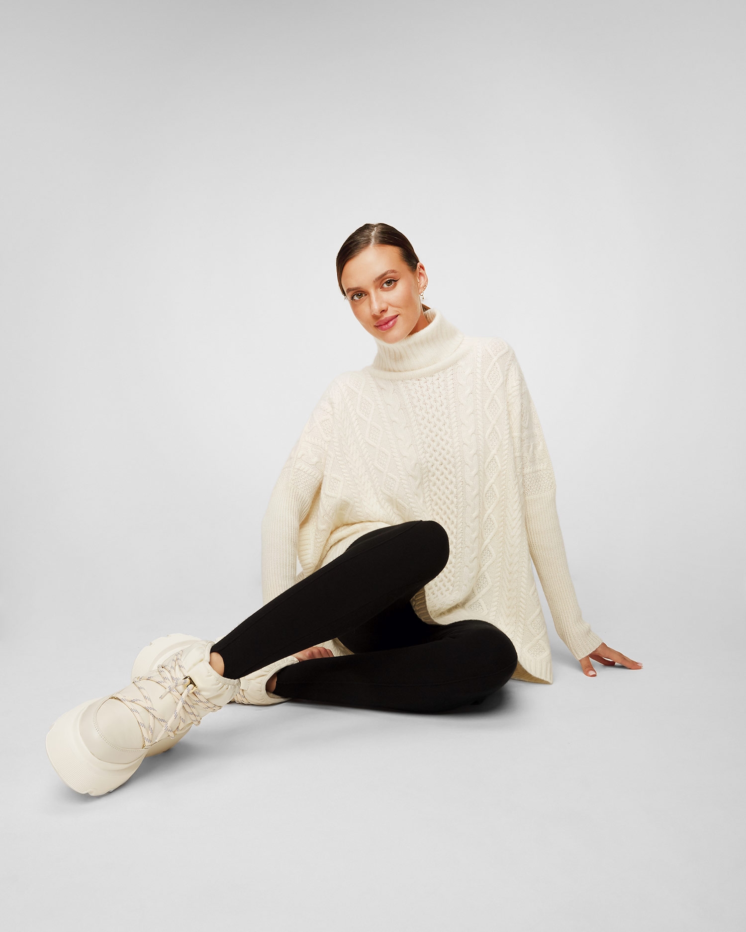 Bílé dámské kašmírové pončo Kujten Tami