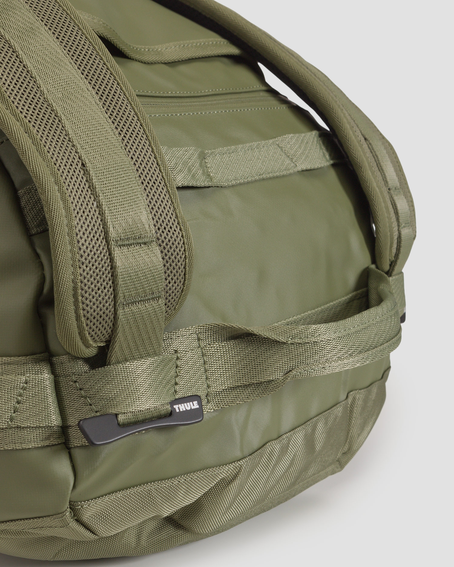 Zelené cestovní zavazadlo s funkcí 2 v 1 Thule Chasm Duffel Bag 40L 