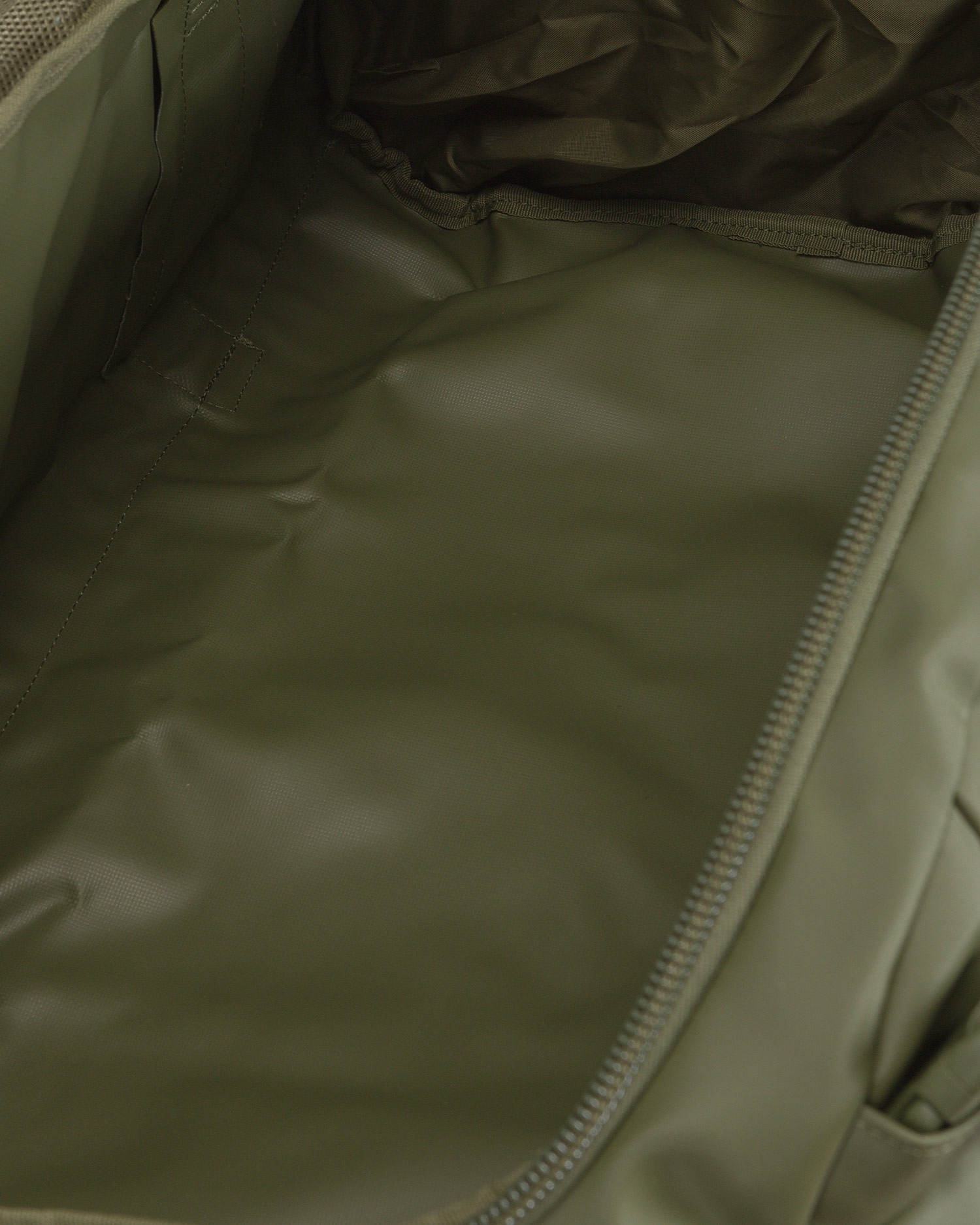 Zelené cestovní zavazadlo s funkcí 2 v 1 Thule Chasm Duffel Bag 40L 