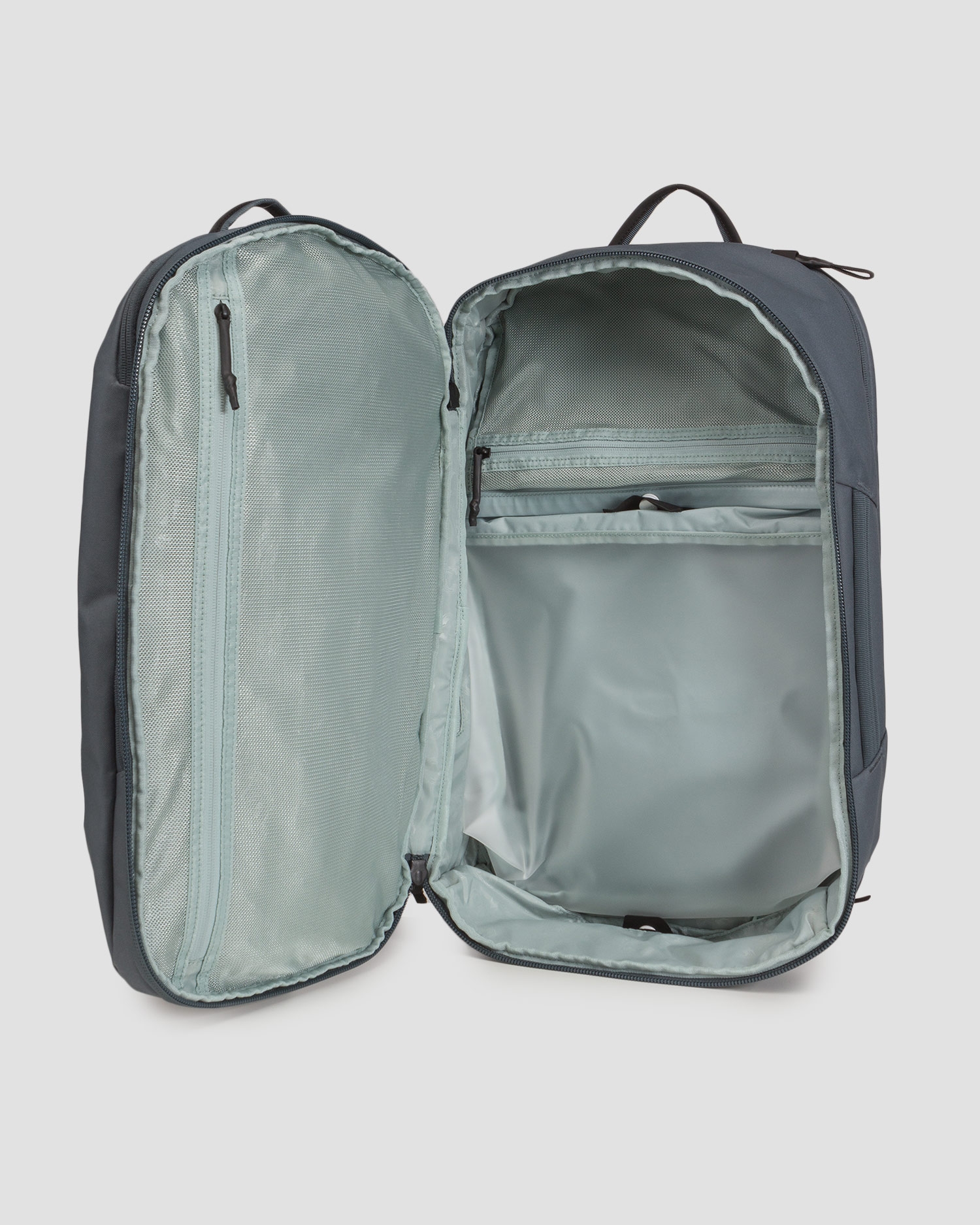 Šedý batoh Thule Aion Travel Backpack 40L