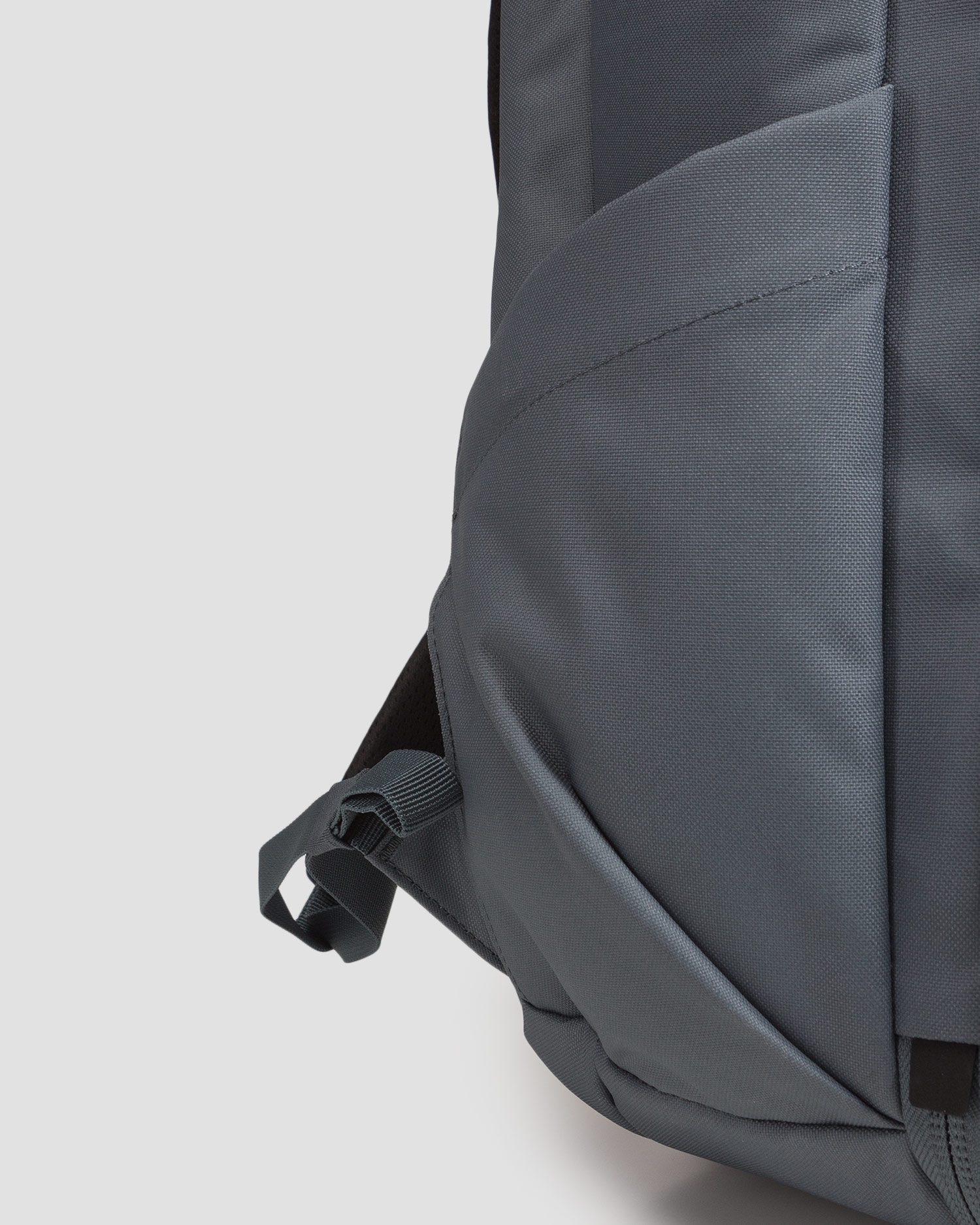 Šedý batoh Thule Aion Travel Backpack 40L