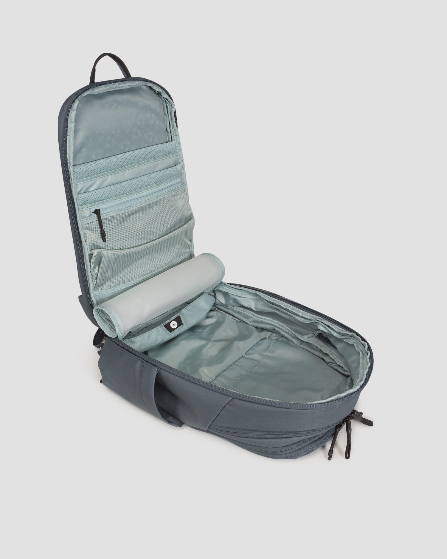 Šedý batoh Thule Aion Travel Backpack 28L