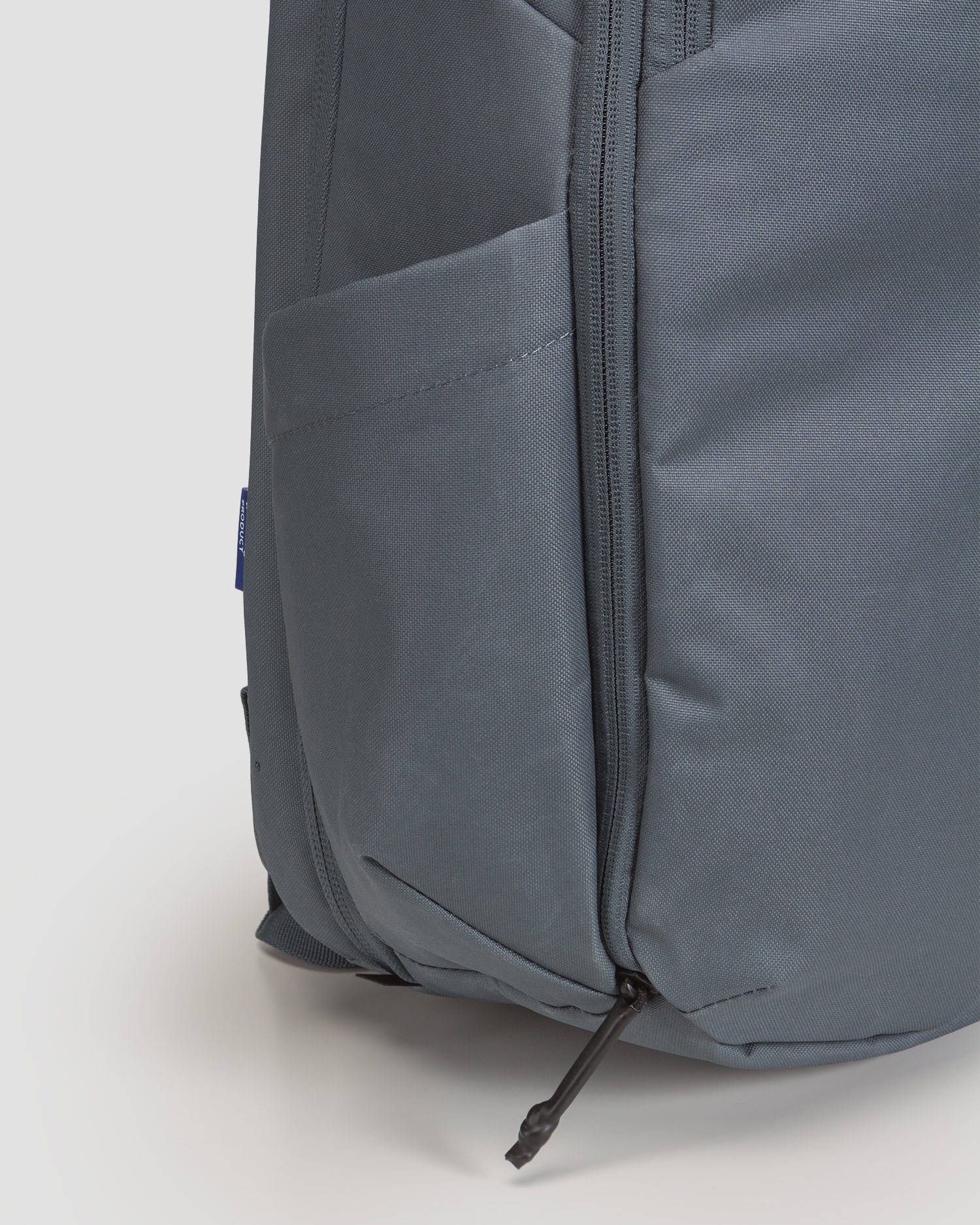 Šedý batoh Thule Aion Travel Backpack 28L