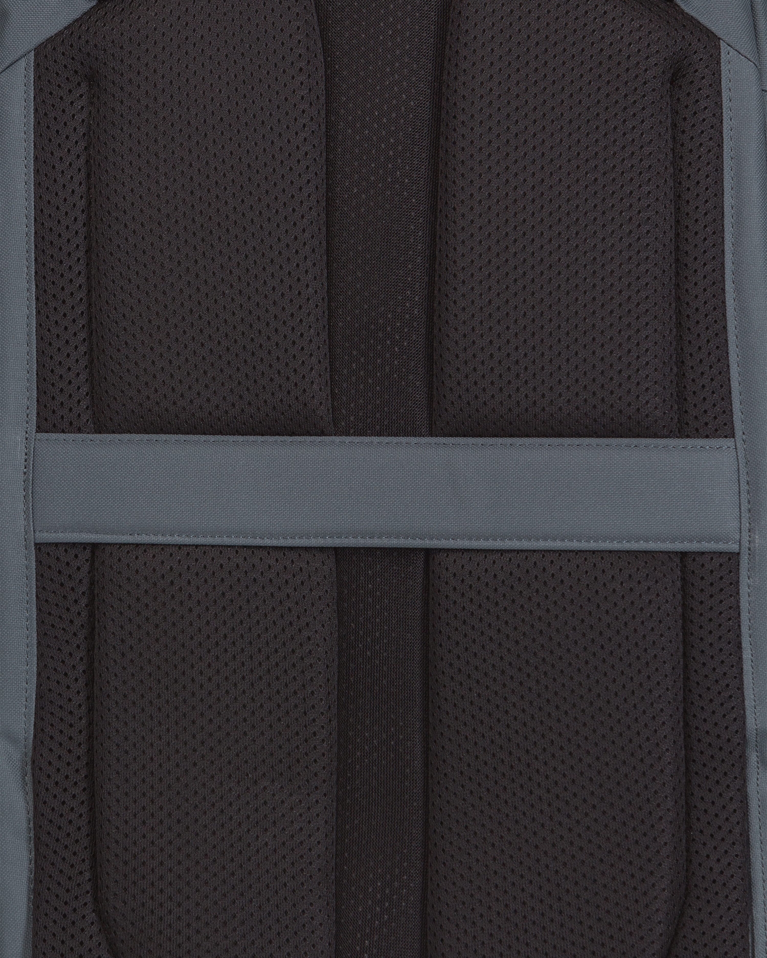 Šedý batoh Thule Aion Travel Backpack 28L