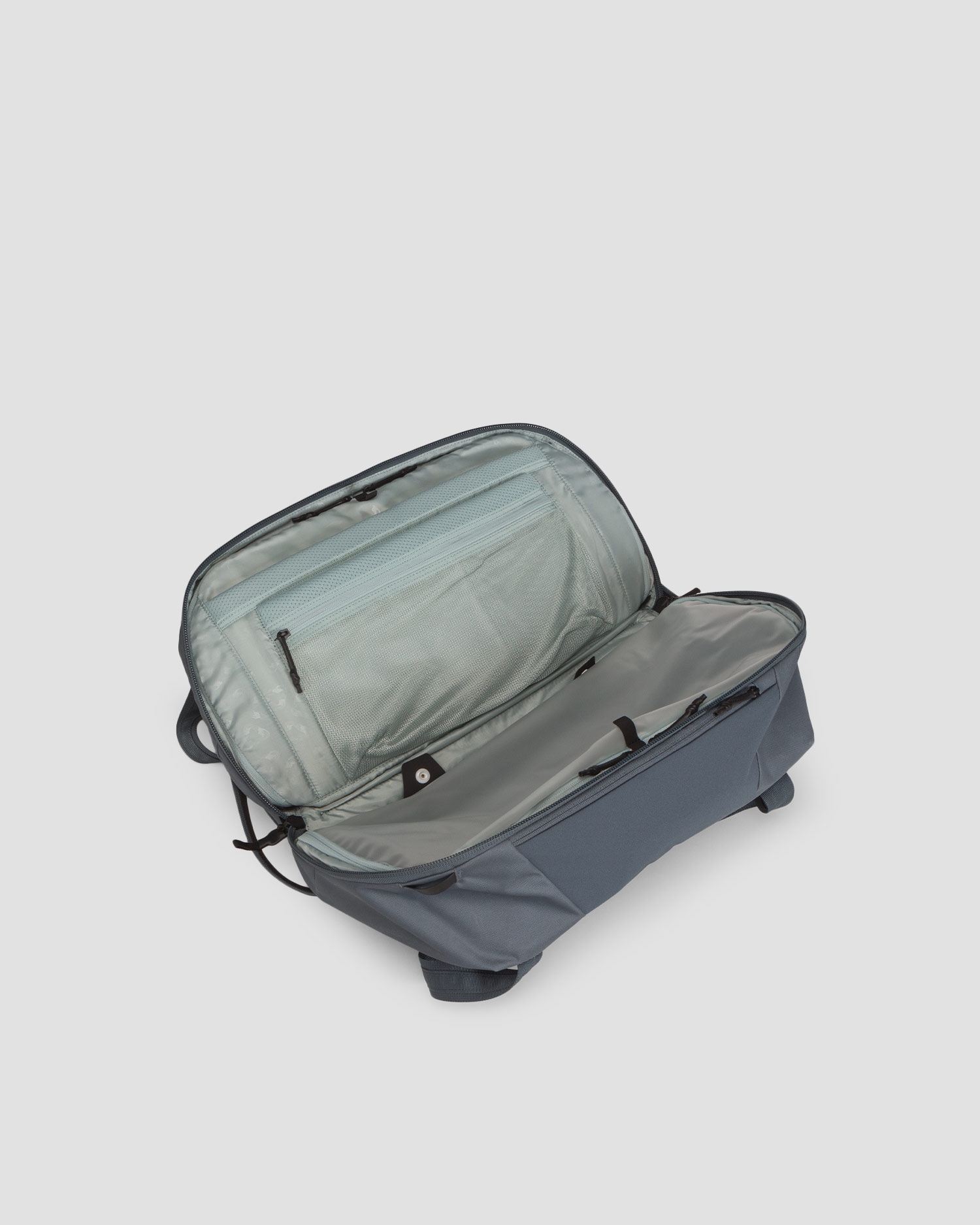 Šedé cestovní zavazadlo Thule Aion Duffel Bag 35L
