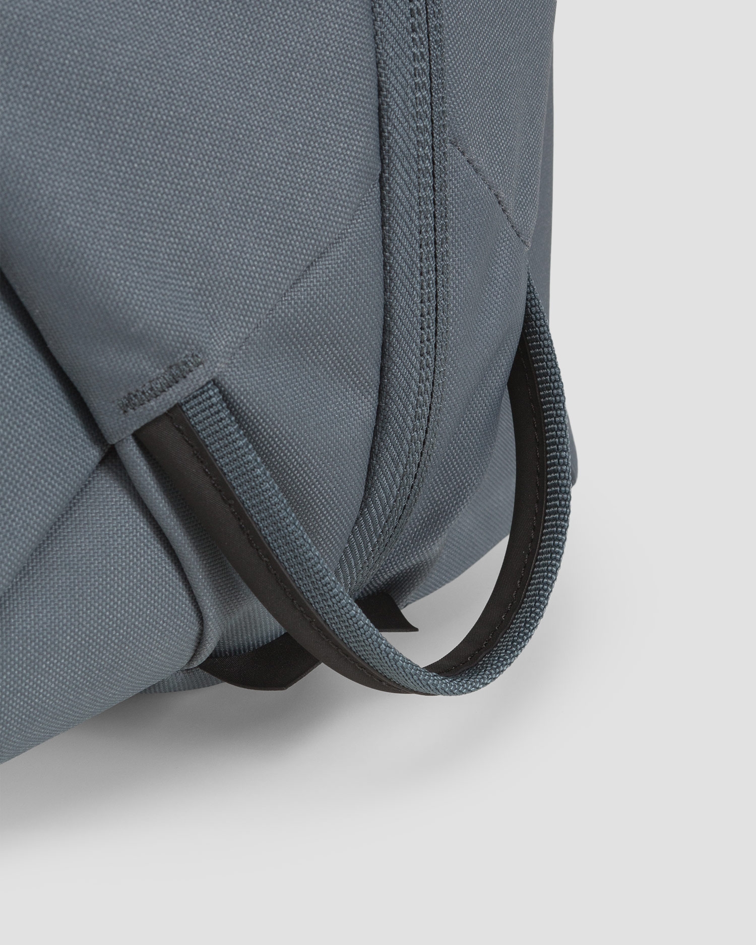 Šedé cestovní zavazadlo Thule Aion Duffel Bag 35L