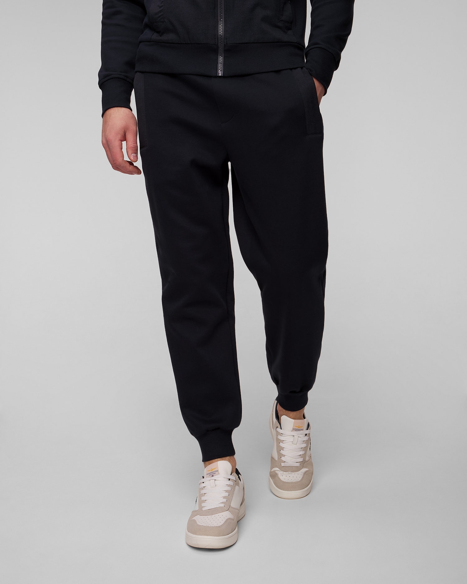 Tmavě modré pánské tepláky Hugo Boss P-Larsen