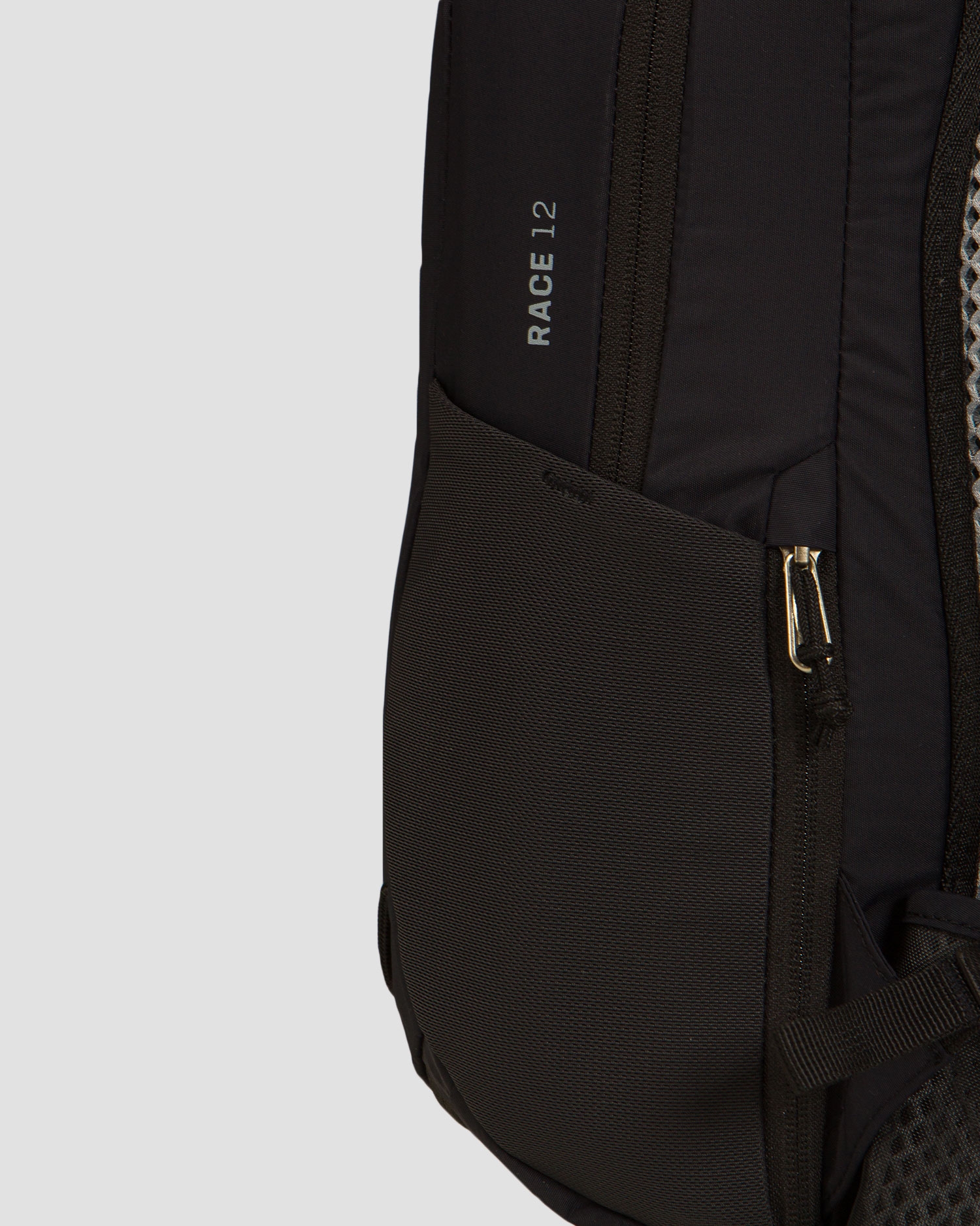 Batoh Deuter Race 12