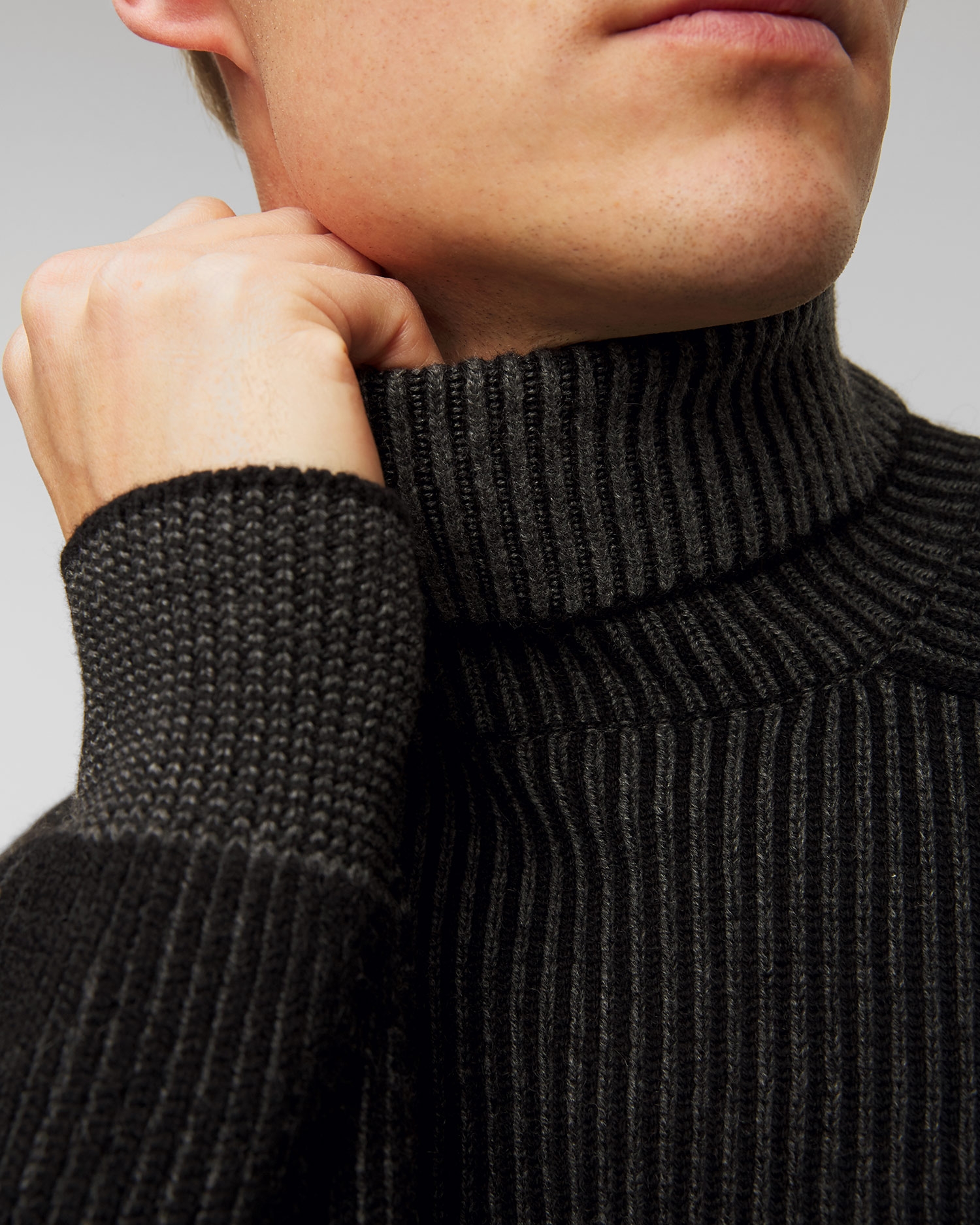 Černý pánský kašmírový rolák Sease