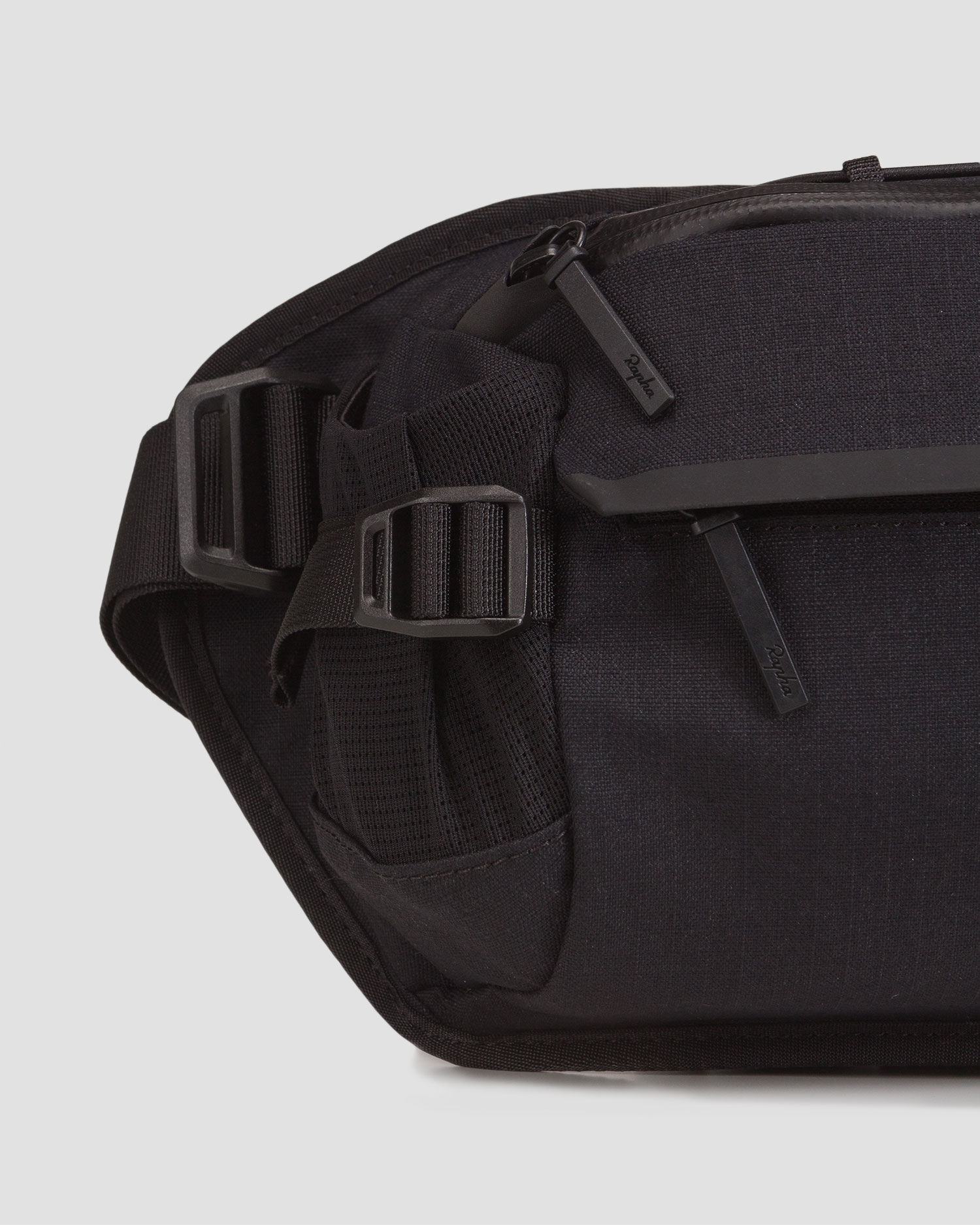 Černá cyklistická ledvinka Rapha Trail