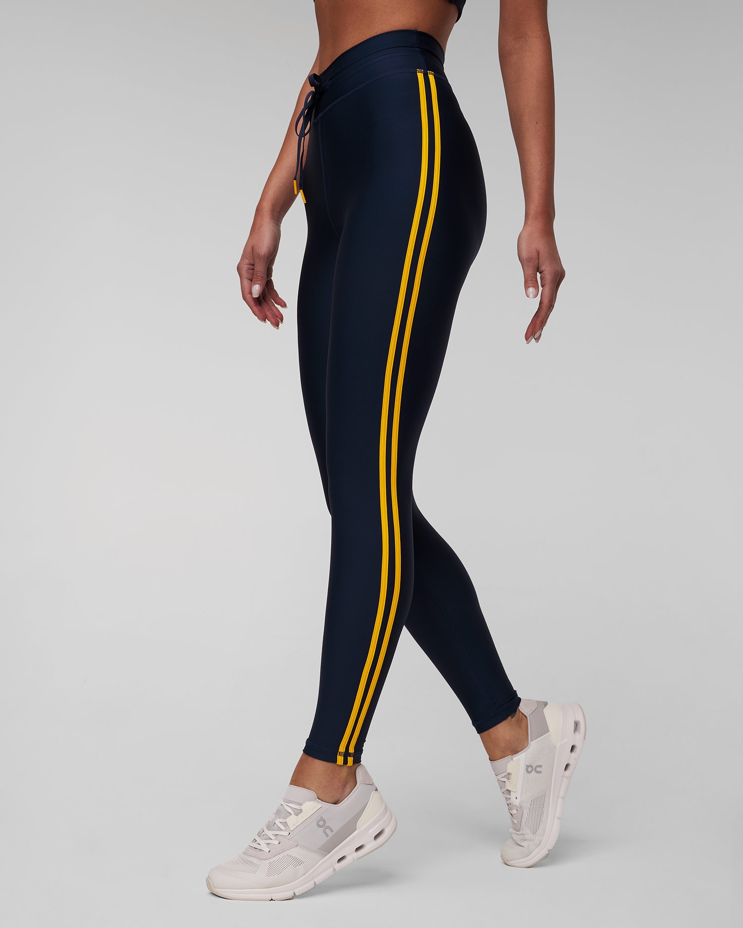 Tmavě modré dámské kalhoty The Upside Oxford 25in Midi Pant