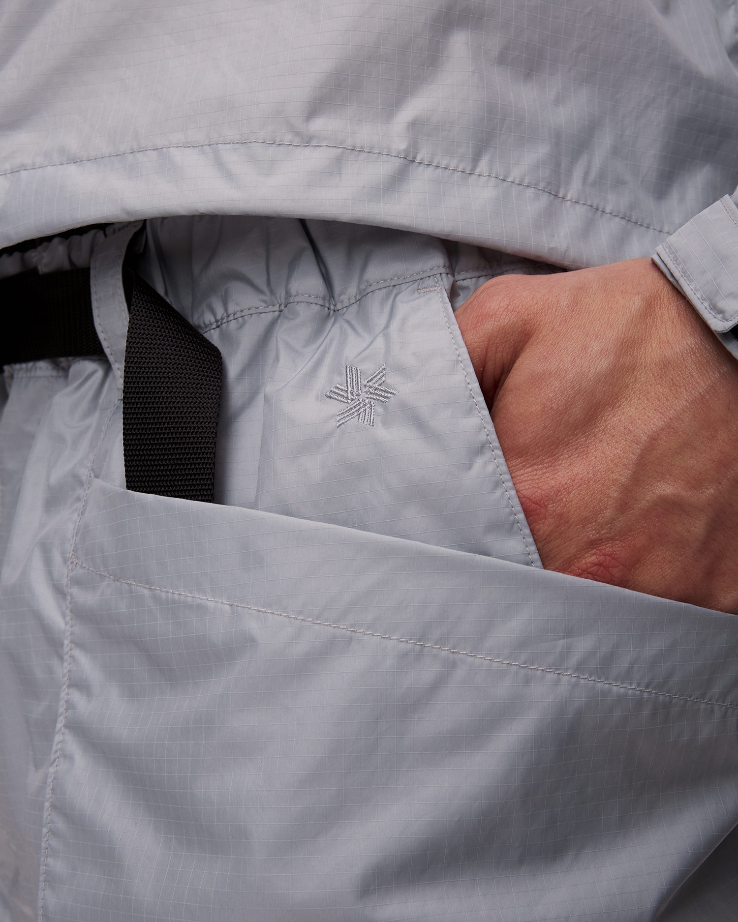 Šedé pánské kapsáčové kraťasy Goldwin Rip-stop Light Cargo Shorts