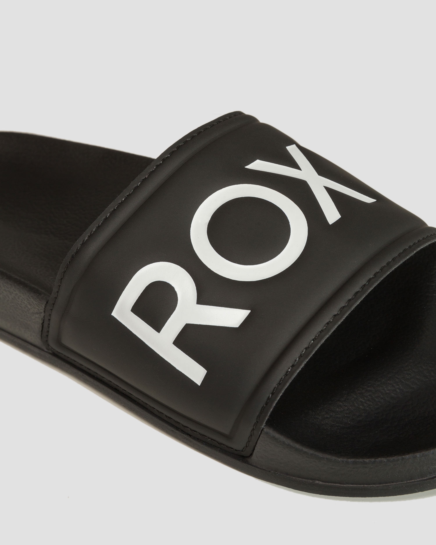 Černé plážové žabky Roxy Slippy II