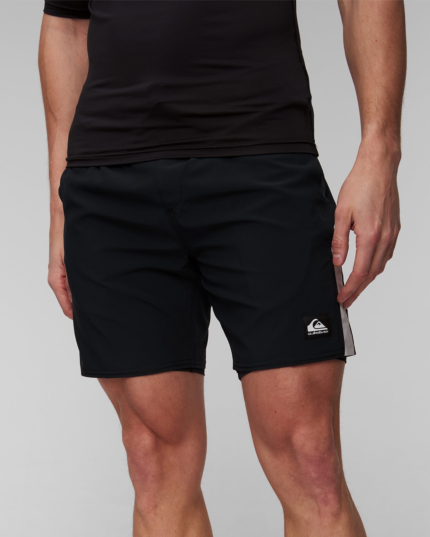 Černé pánské šortky Quiksilver Omni Training Short 17