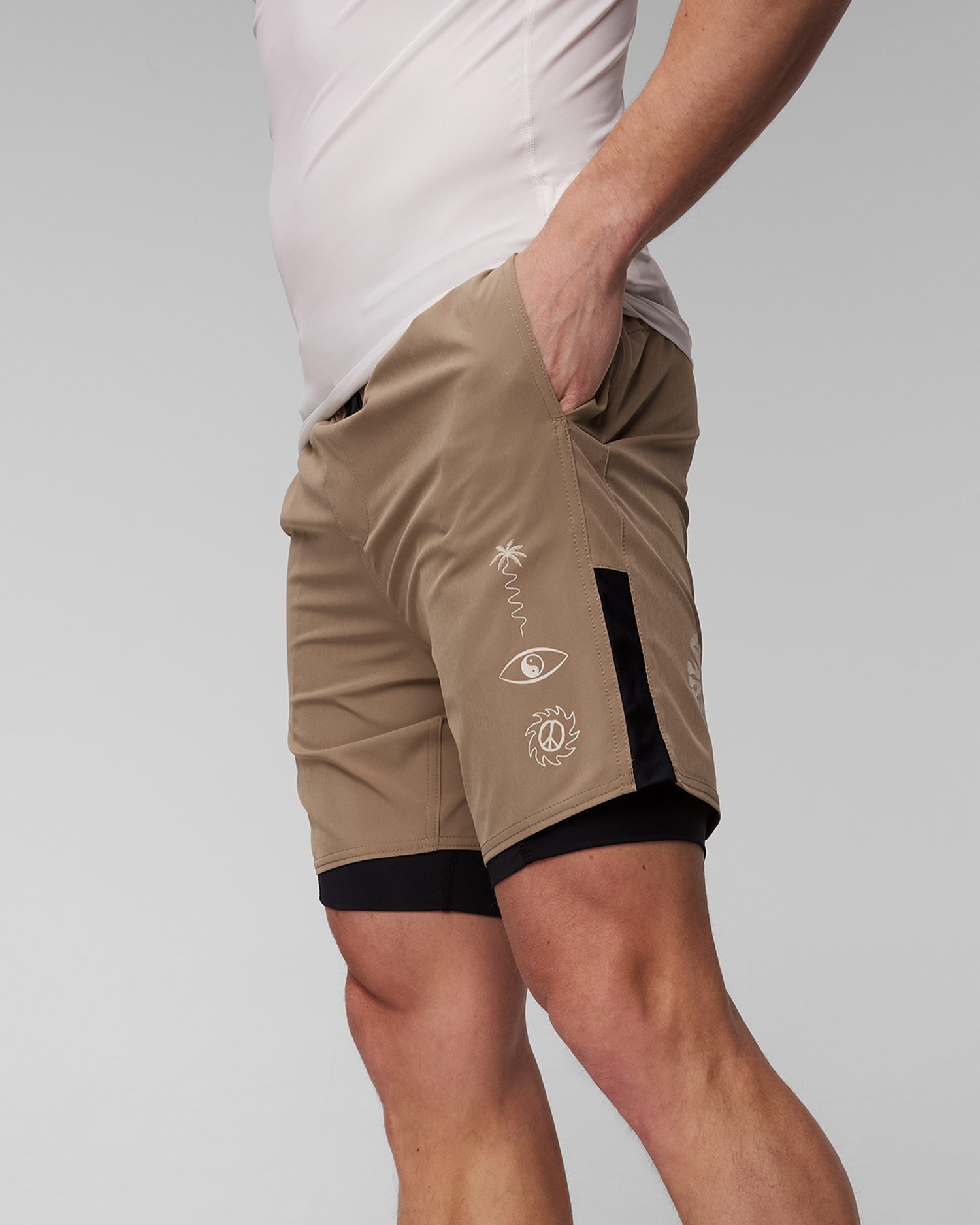 Béžové pánské šortky Quiksilver Omni Training Short 17