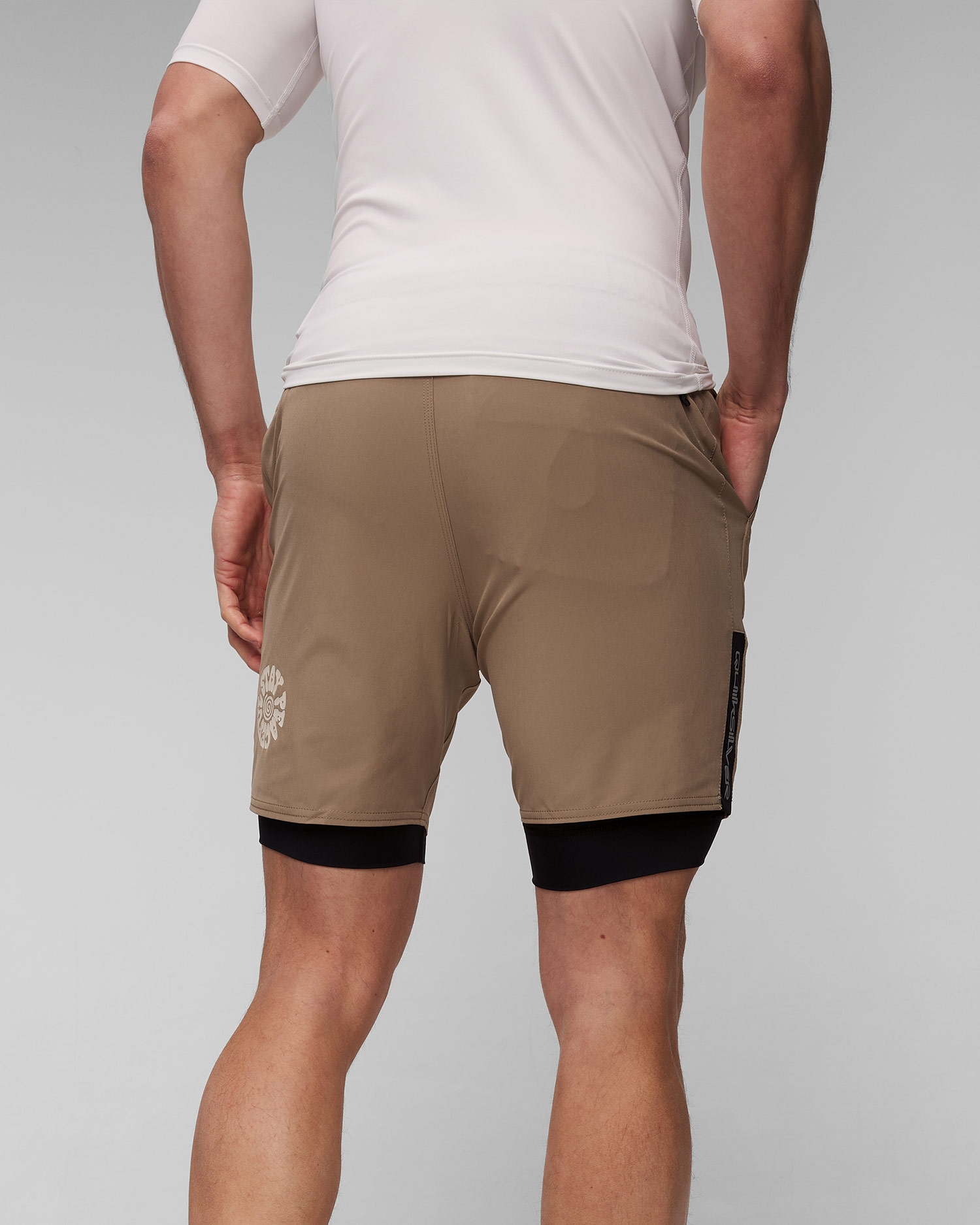 Béžové pánské šortky Quiksilver Omni Training Short 17