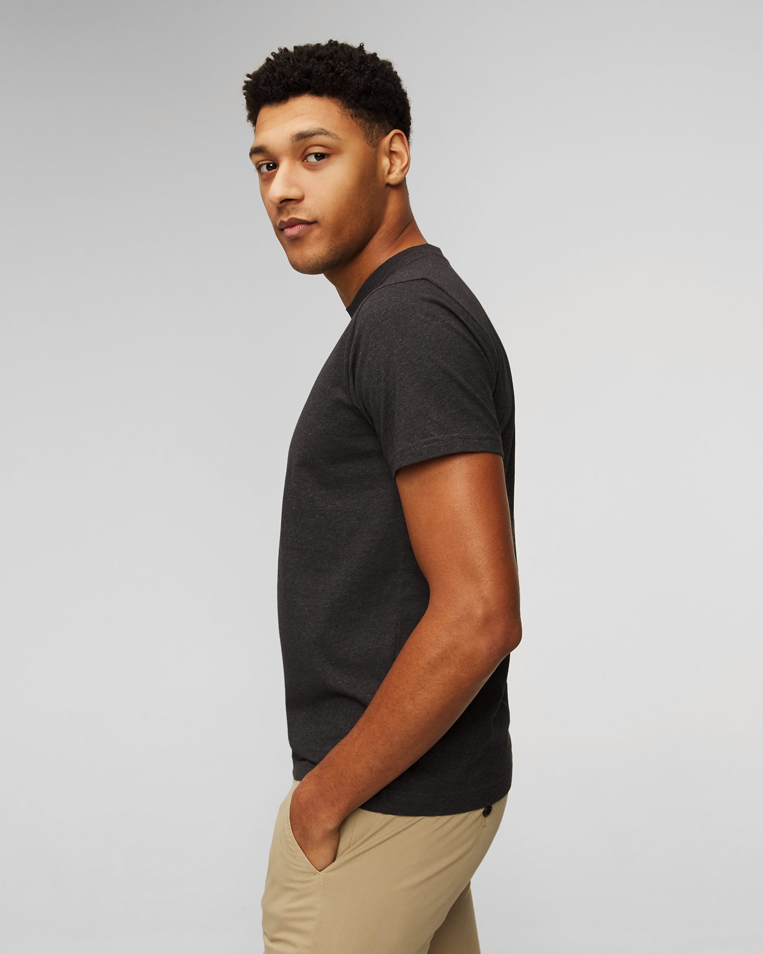 Tmavě šedé pánské tričko Sunspel