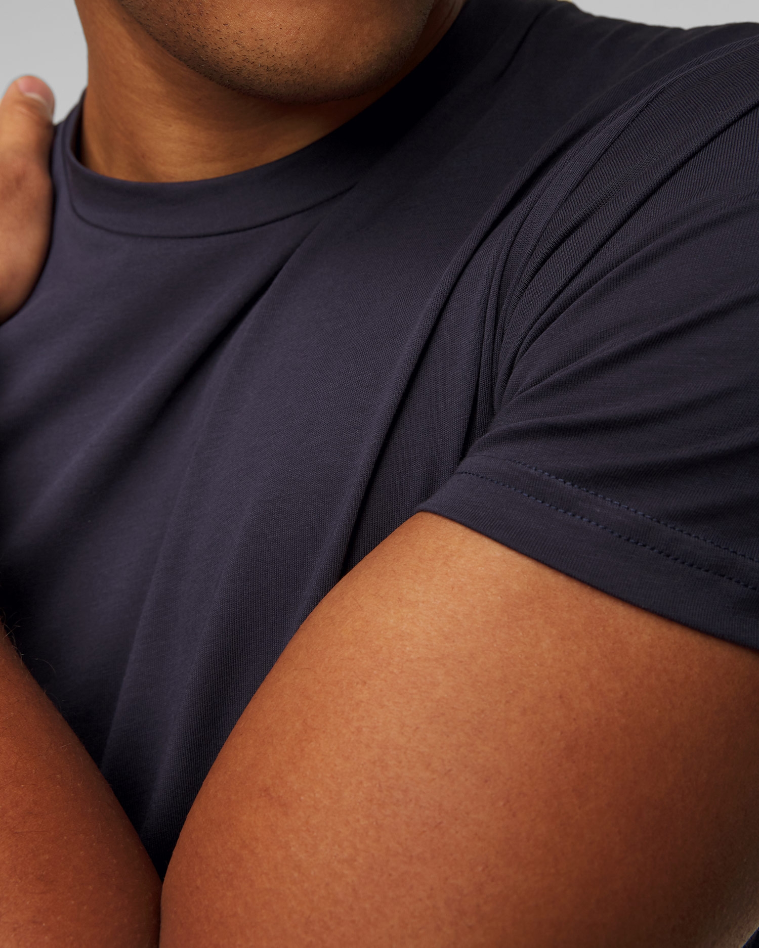 Tmavě modré pánské tričko Sunspel